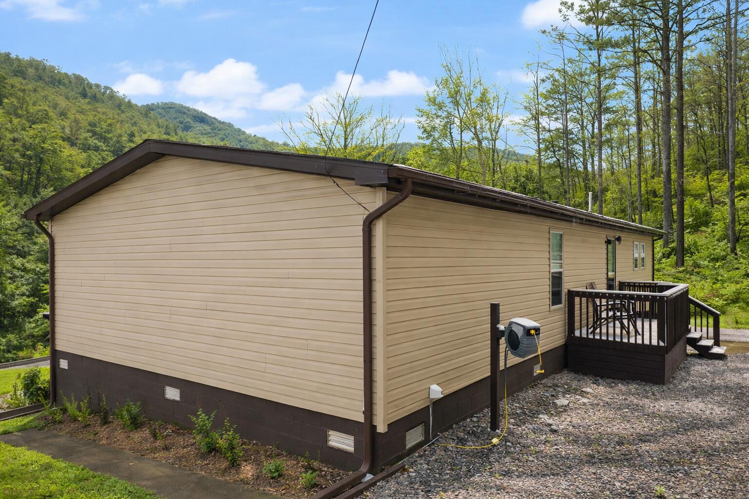 20 Tan Trough Hollow Road Property Photo 4