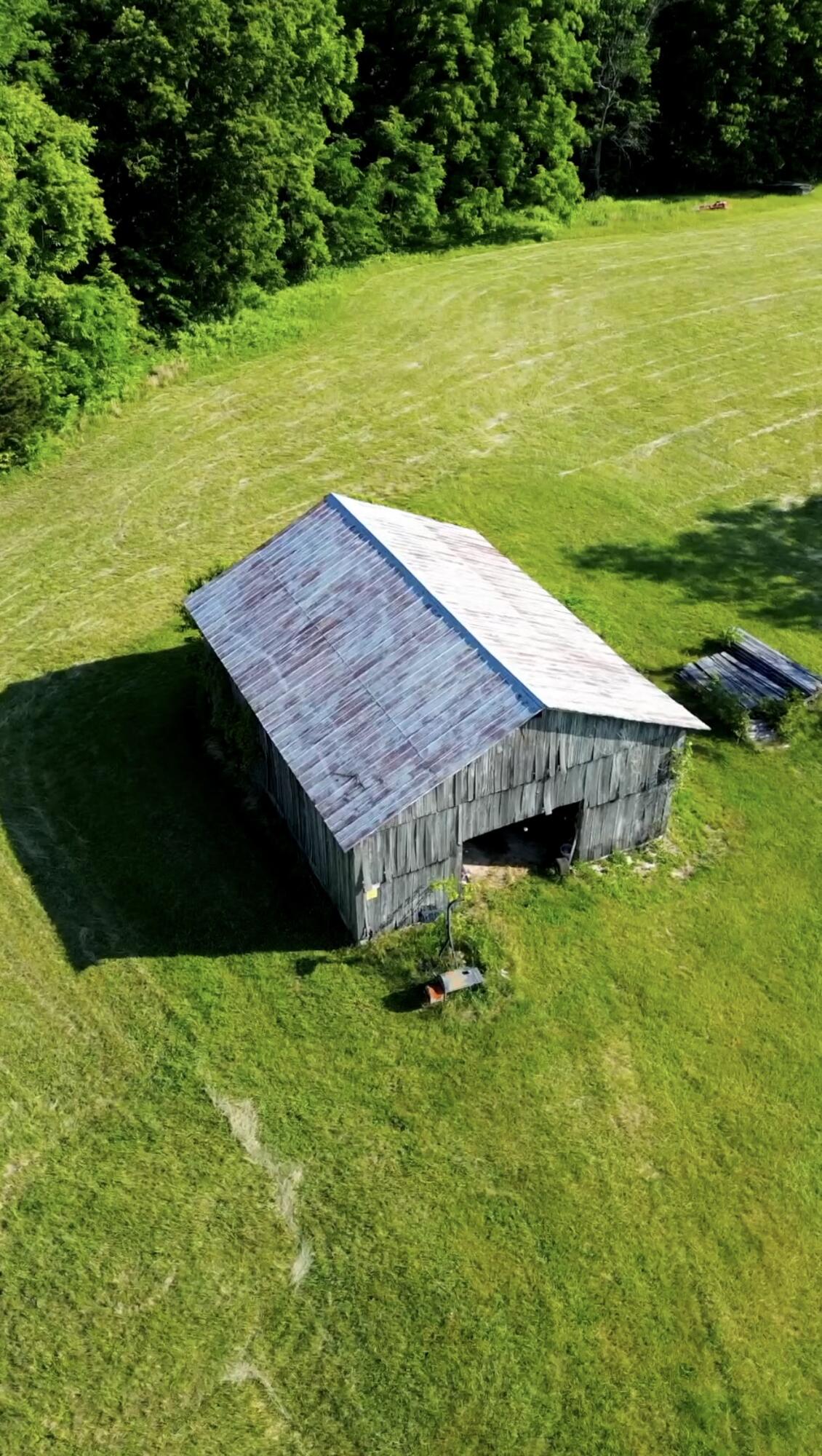 656 Thompson Road Property Photo 3
