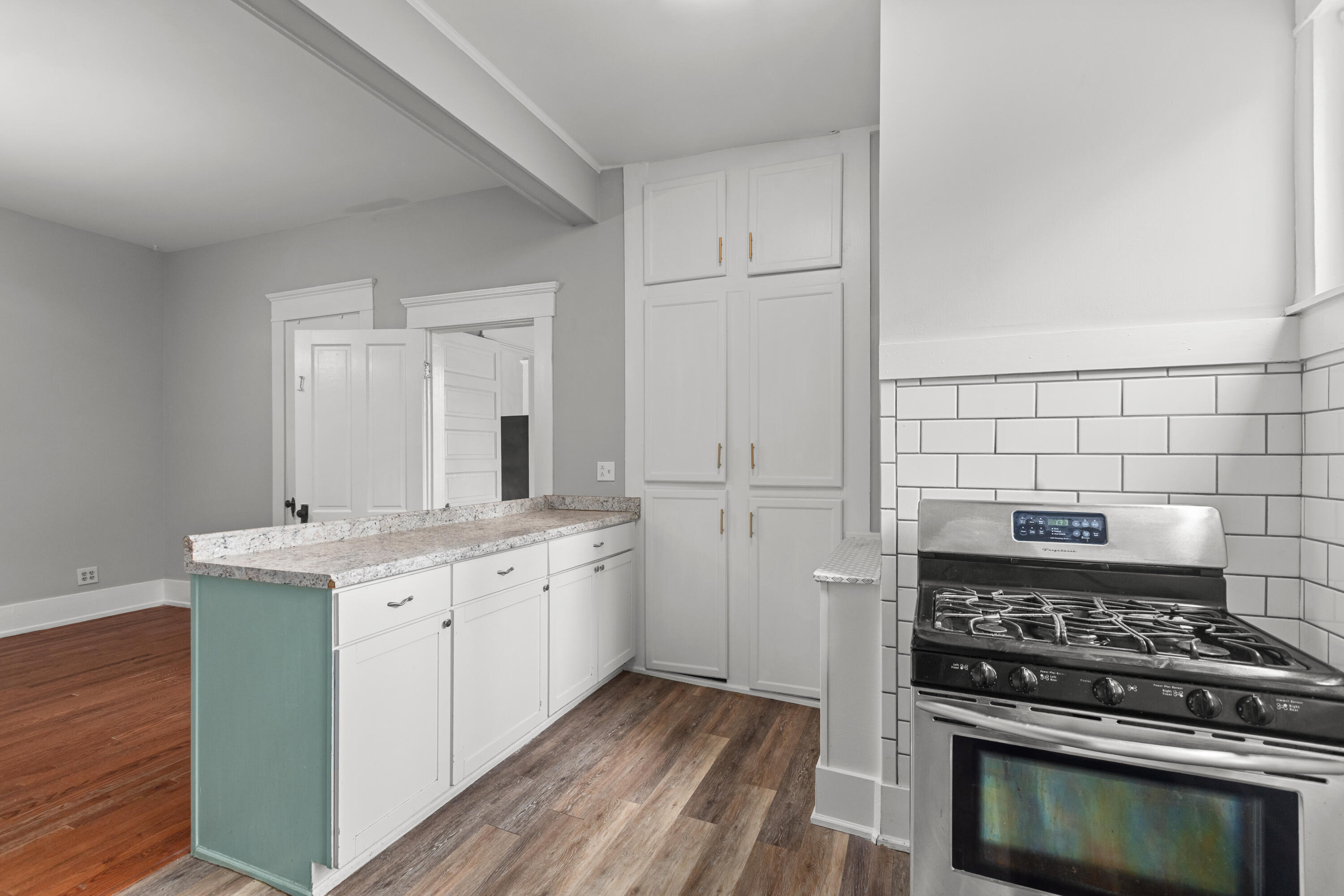 514 Wapping Street Property Photo 7