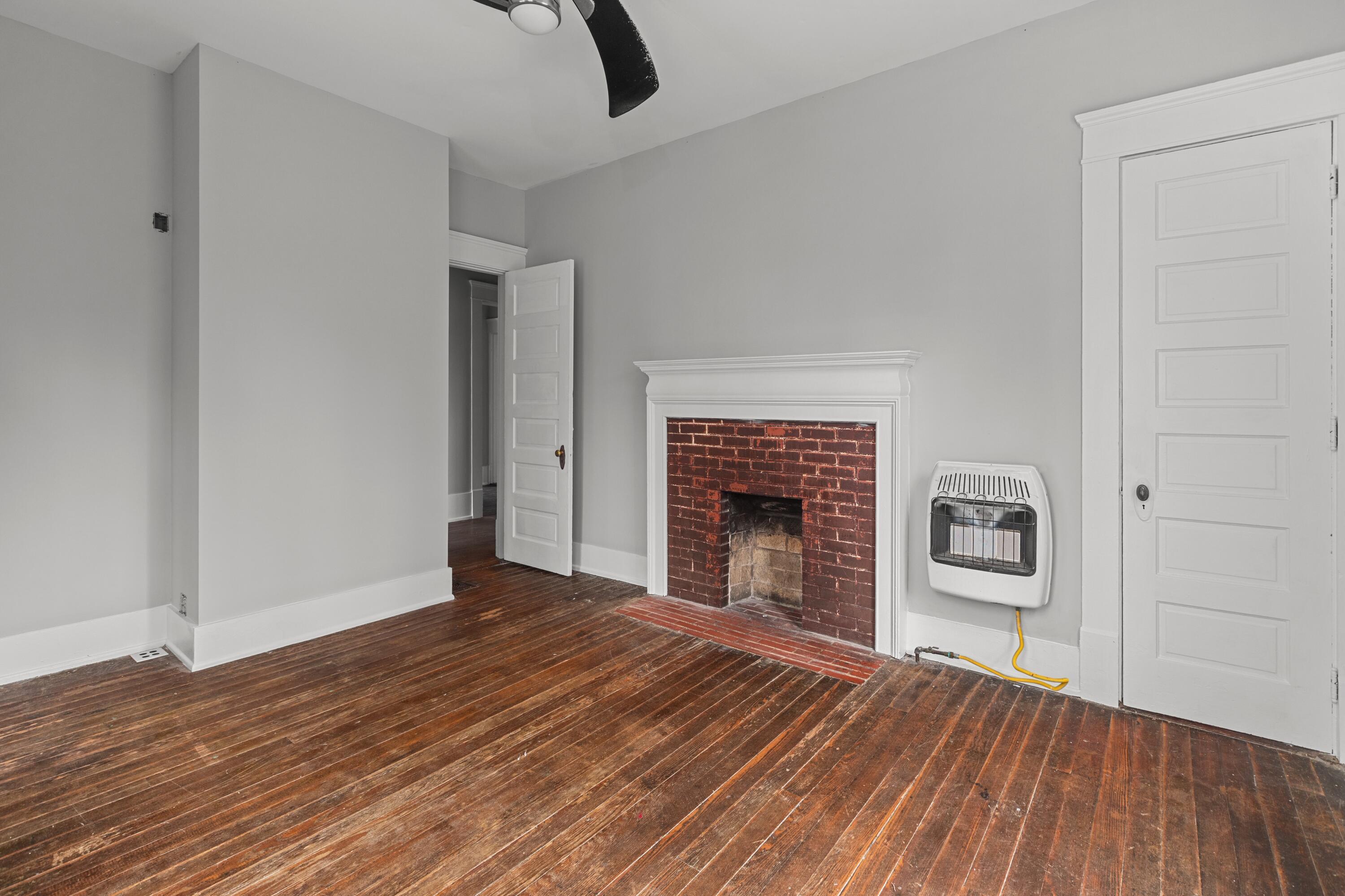 514 Wapping Street Property Photo 12