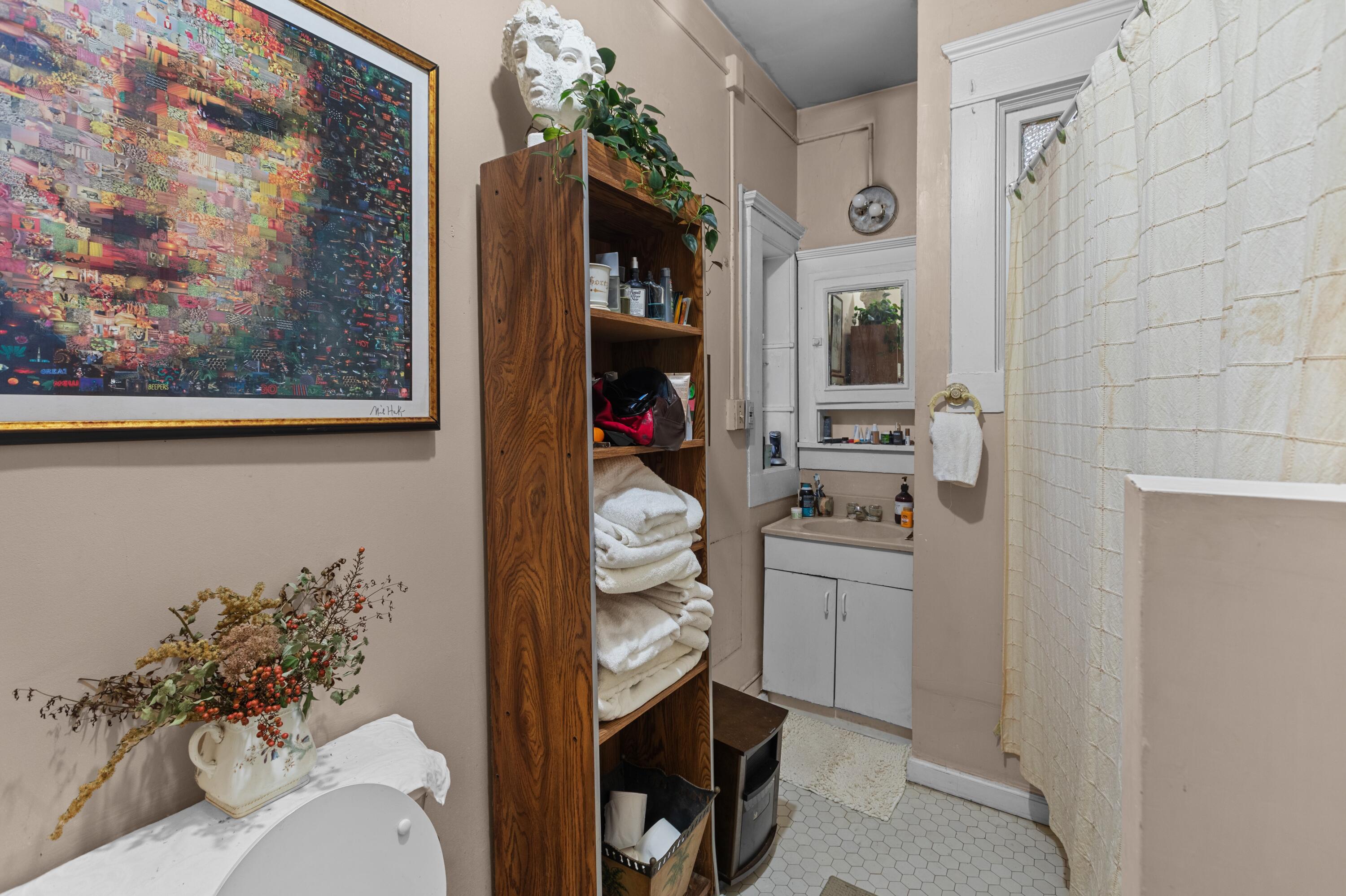 514 Wapping Street Property Photo 35