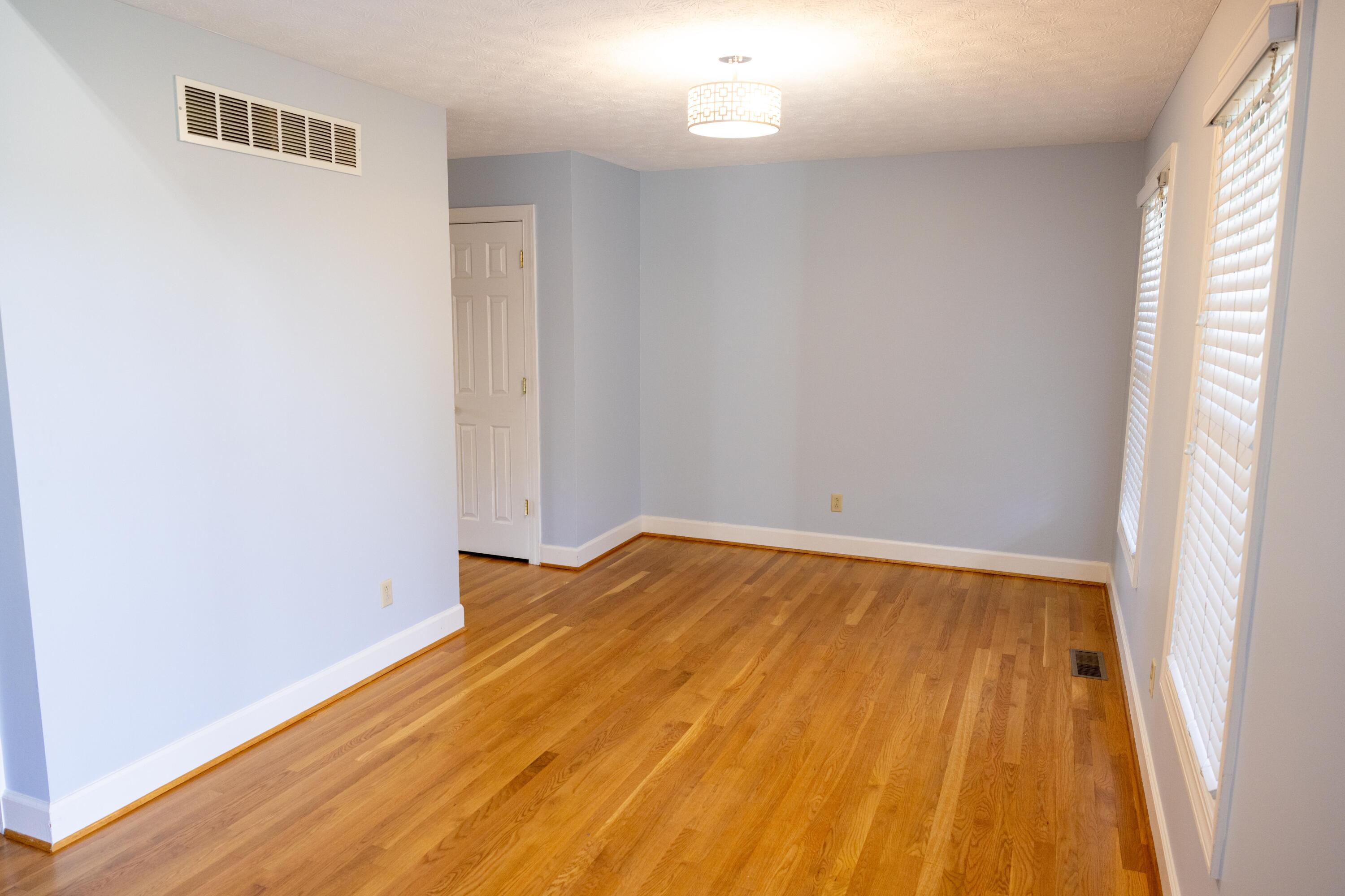 410 Brook Court Property Photo 6