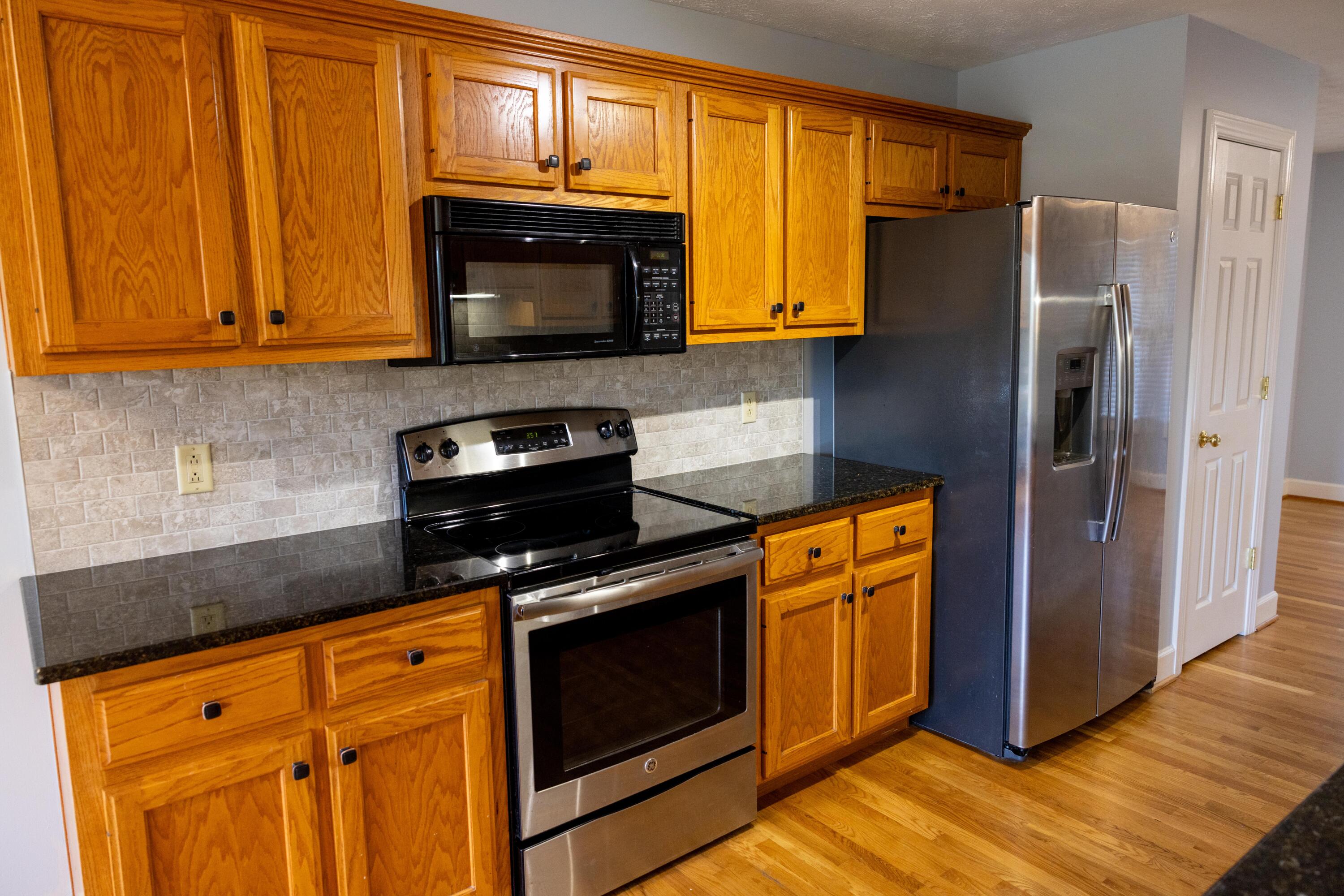 410 Brook Court Property Photo 15
