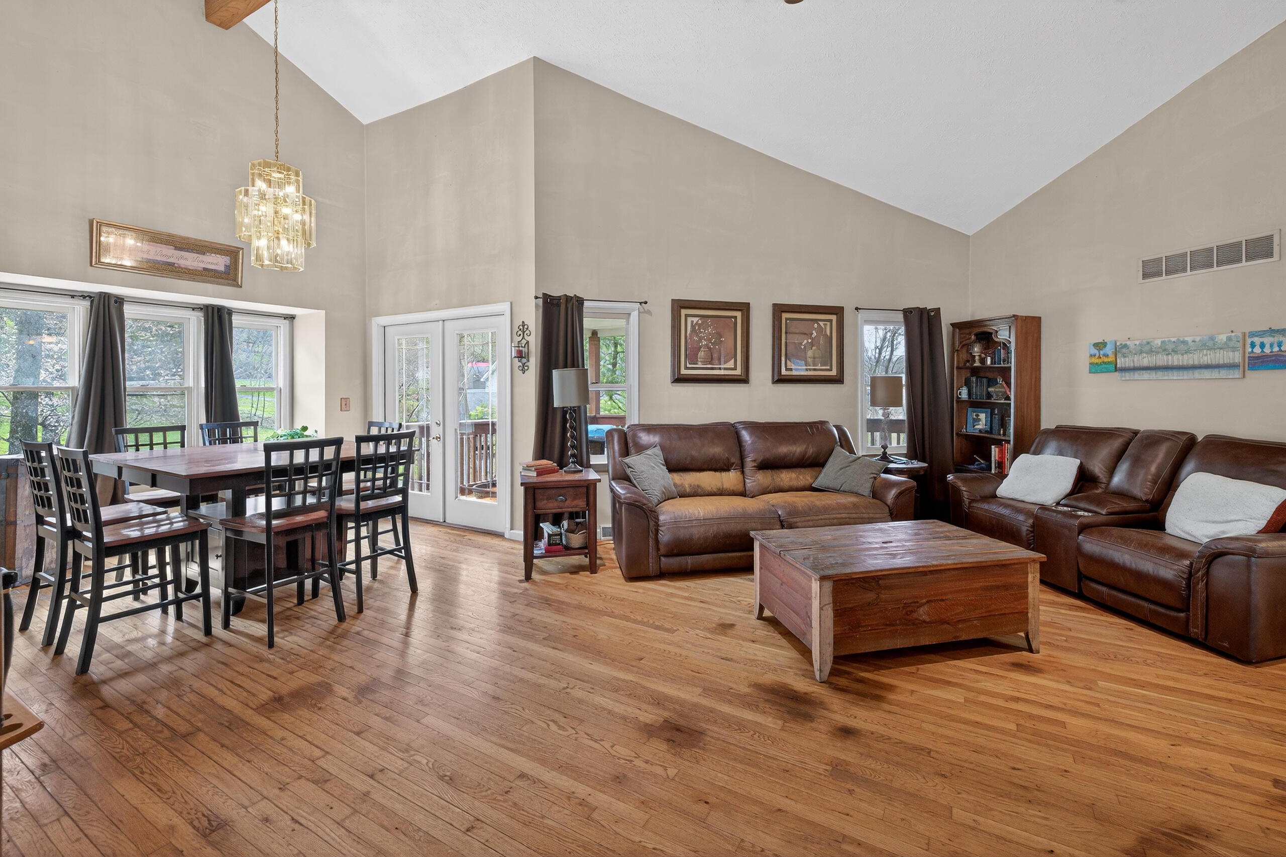 2073 Crystal Springs Road Property Photo 3