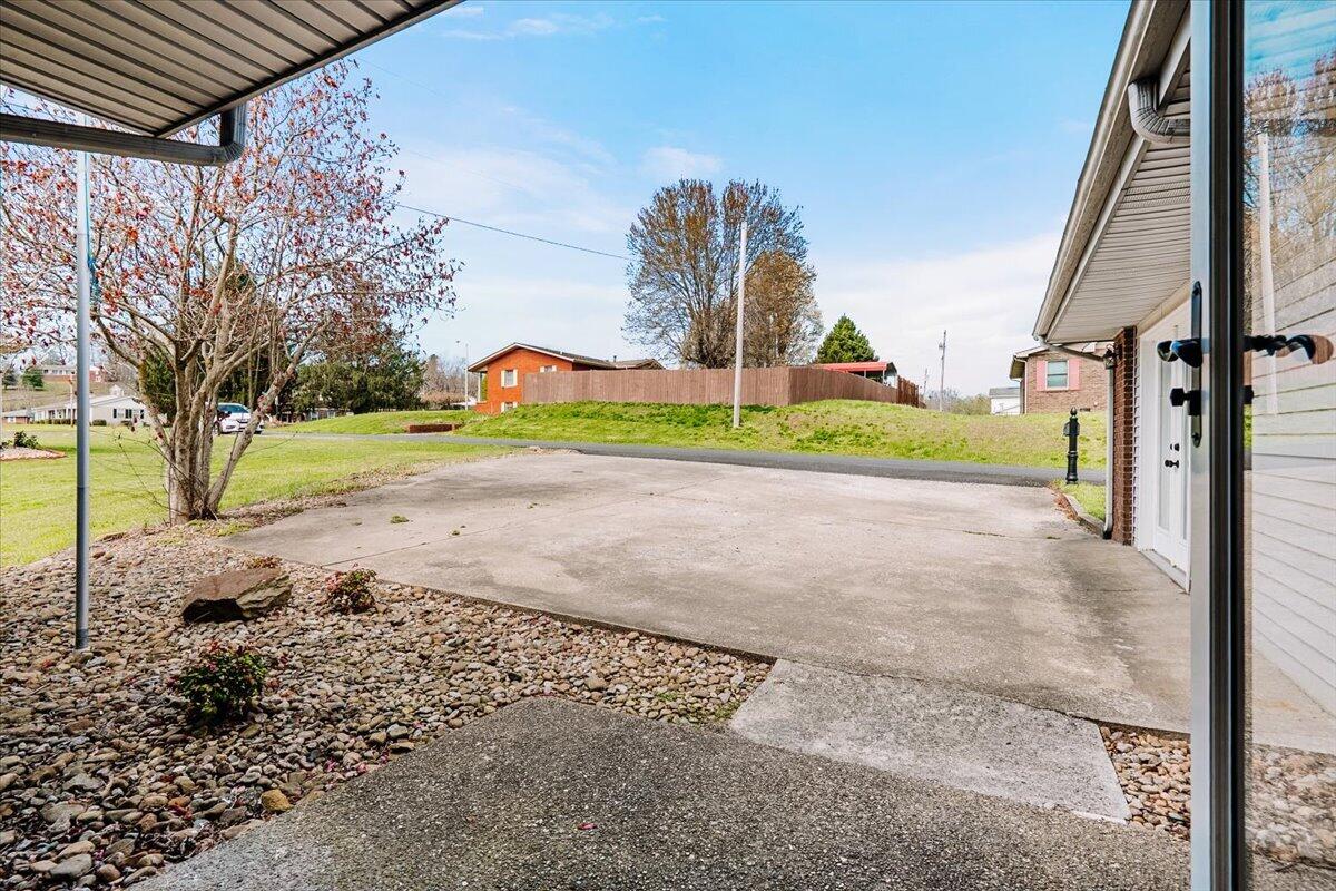 32 Meadow Brook Drive Property Photo 5