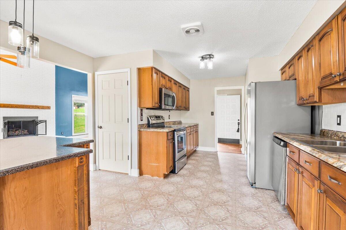 32 Meadow Brook Drive Property Photo 11