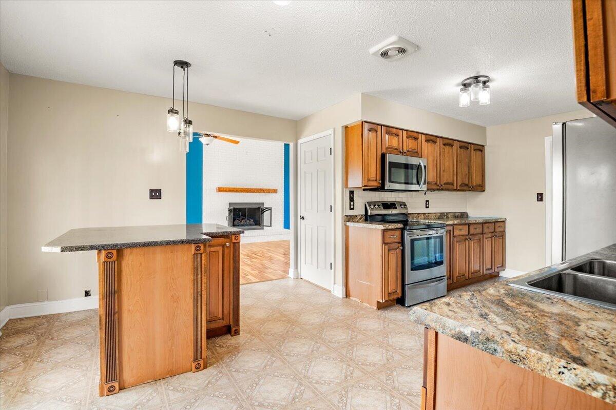 32 Meadow Brook Drive Property Photo 12