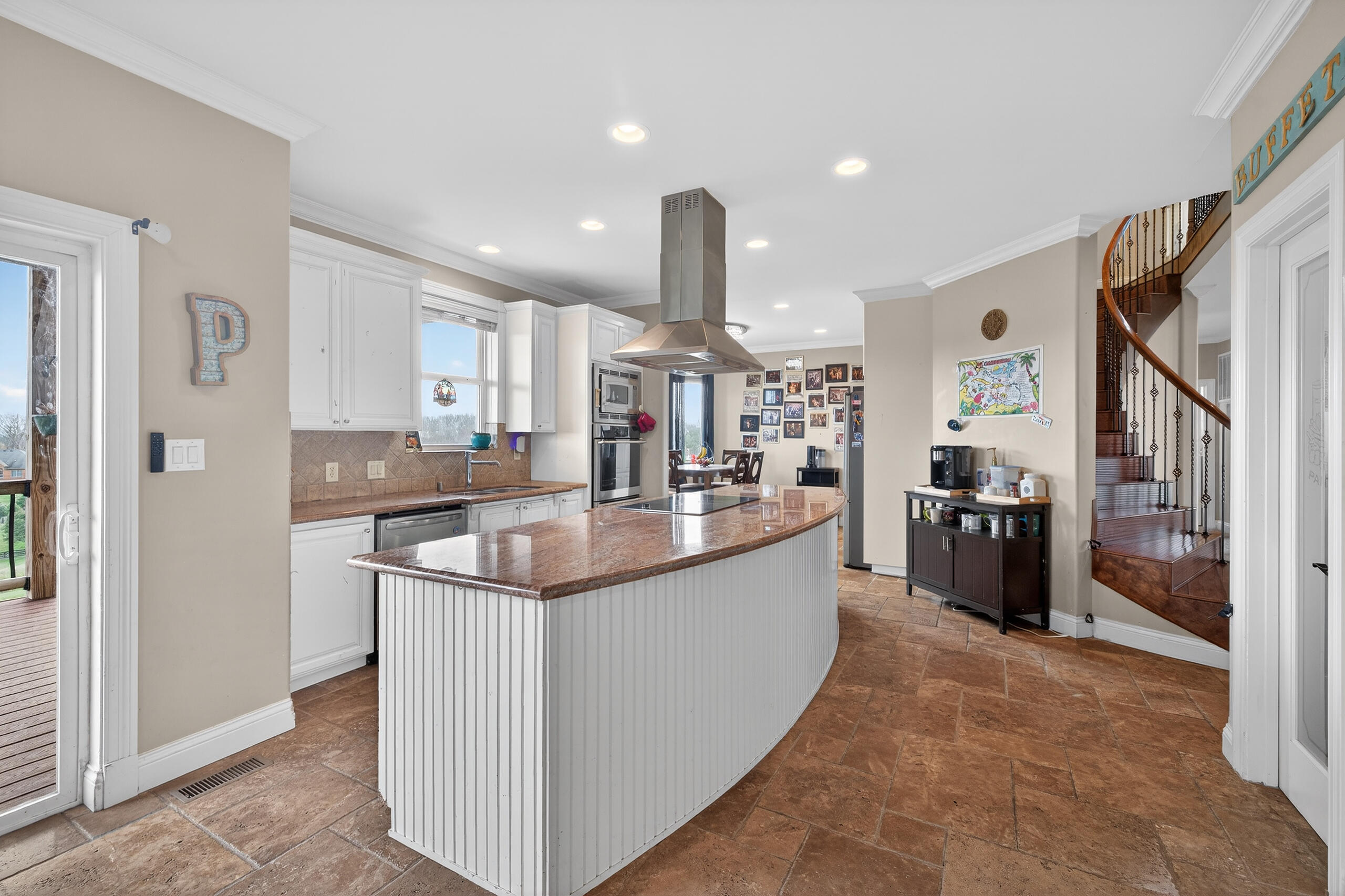 202 Palisades Pointe Drive Property Photo 13