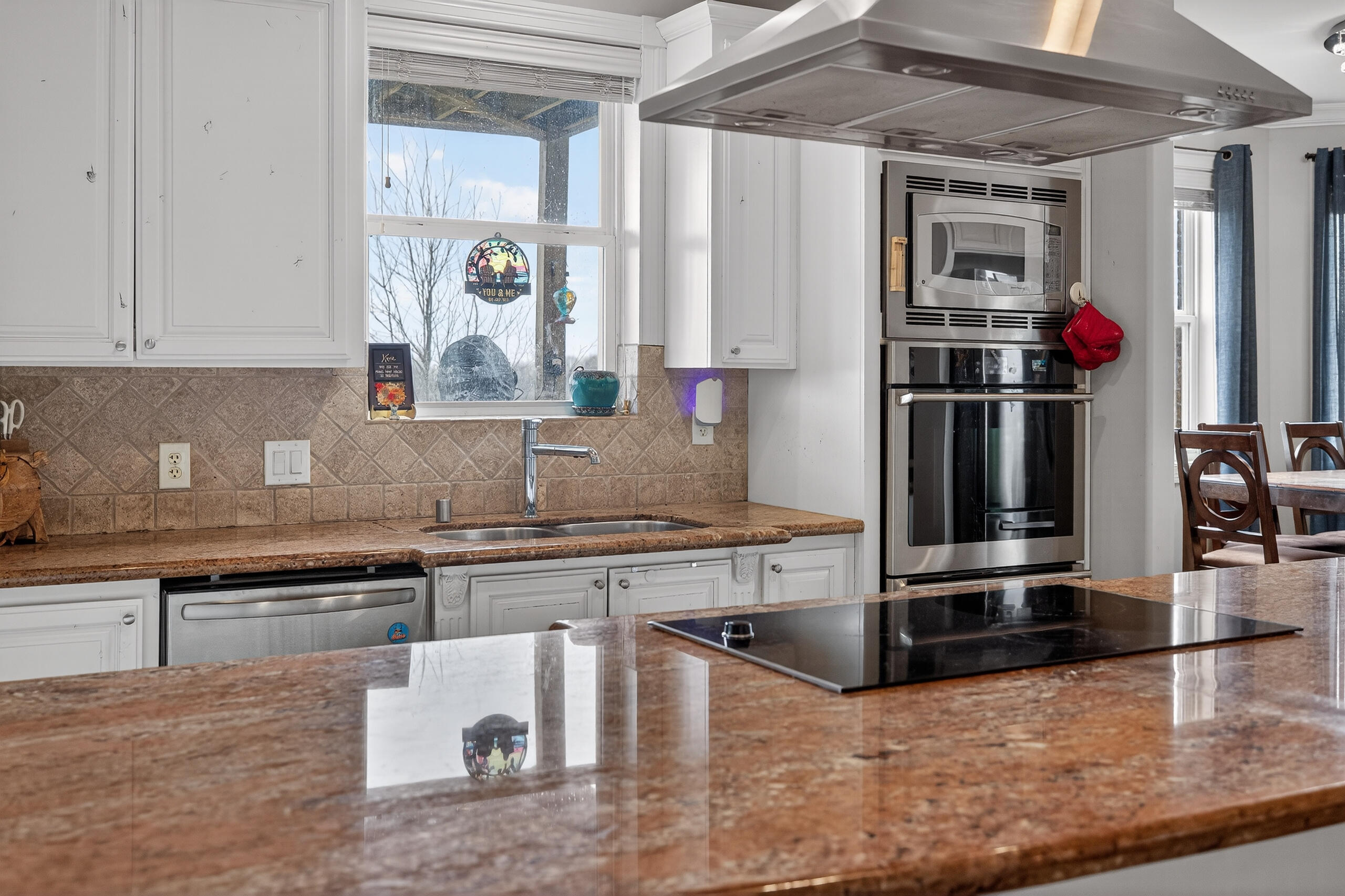 202 Palisades Pointe Drive Property Photo 14