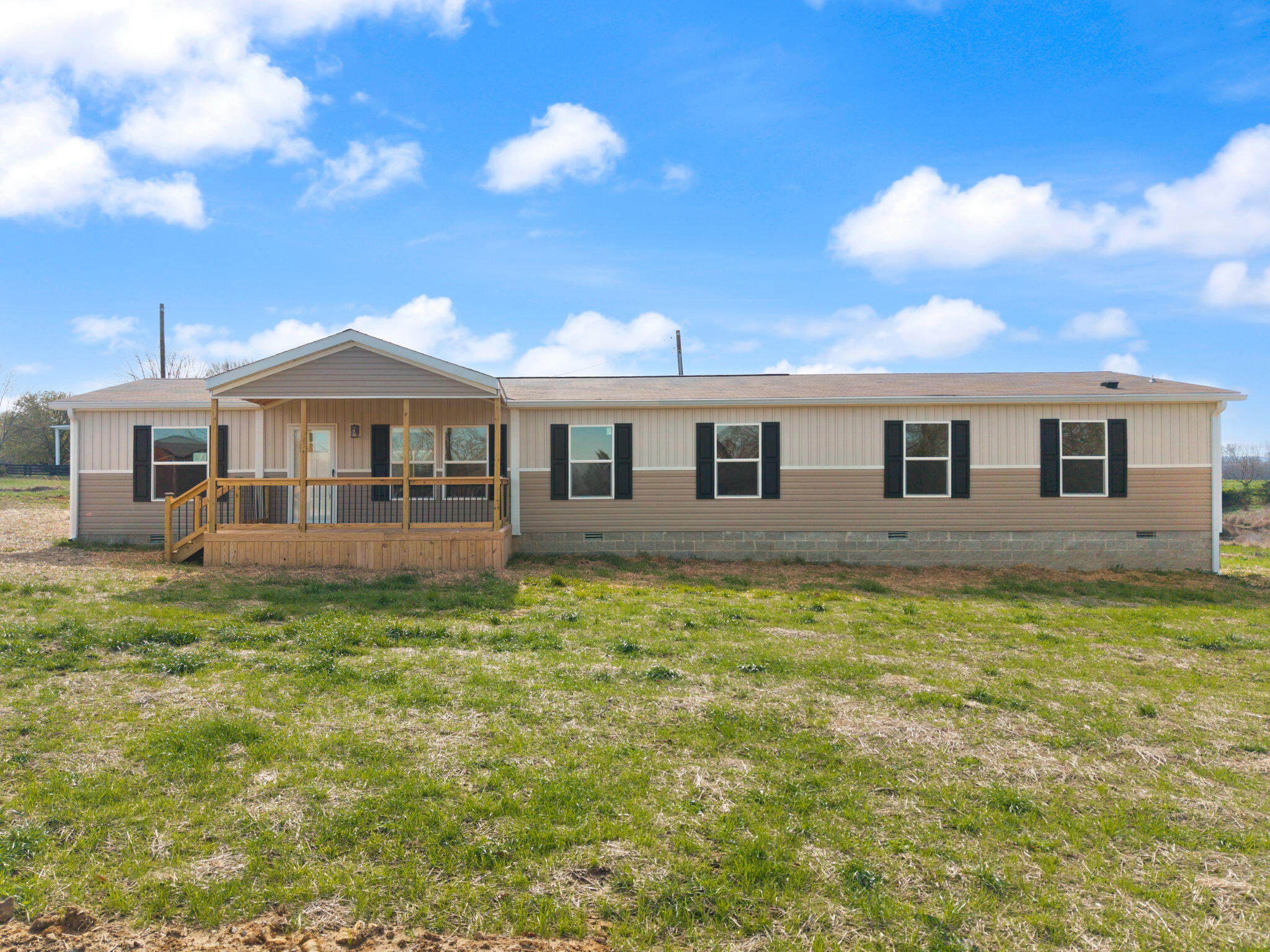906 Denney Road Property Photo 3