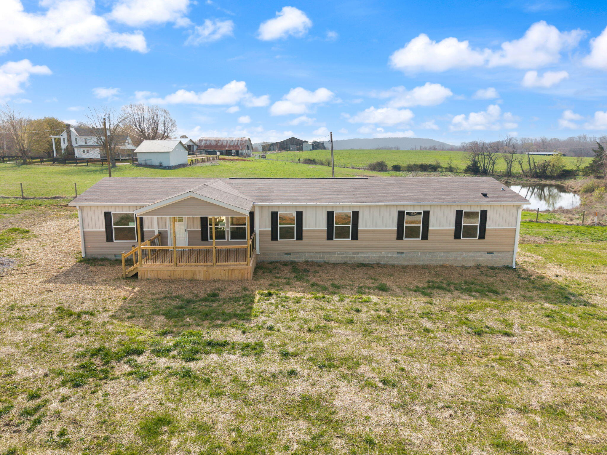 906 Denney Road Property Photo 6