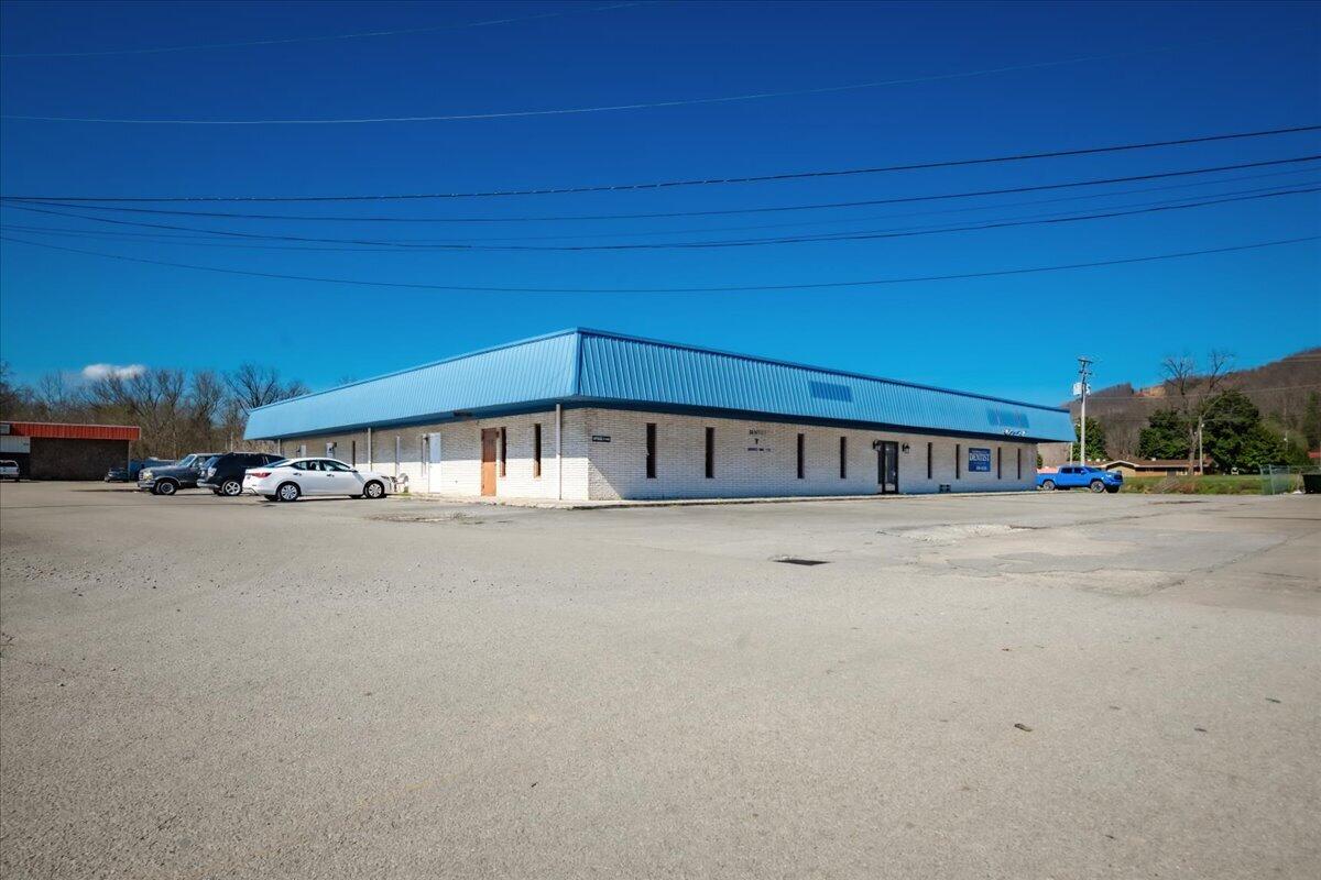 841 Highway 25 Property Photo 3