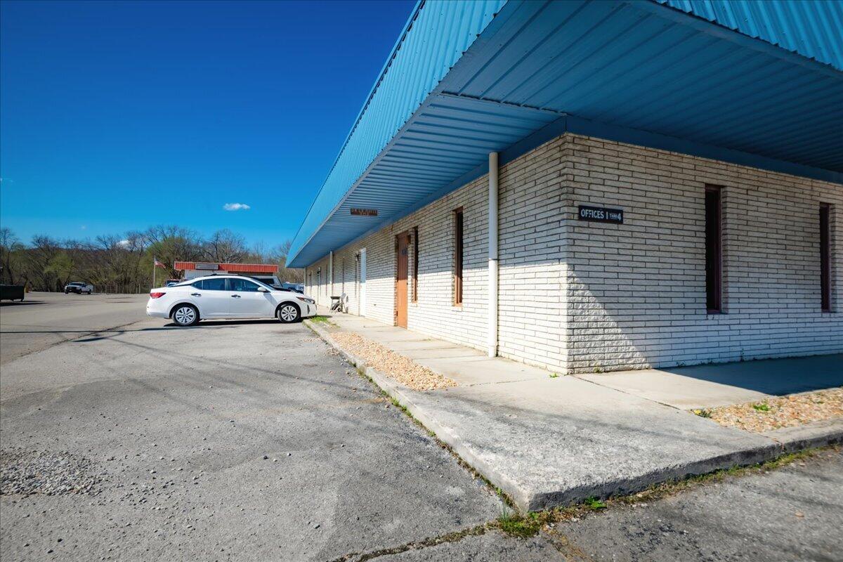 841 Highway 25 Property Photo 29