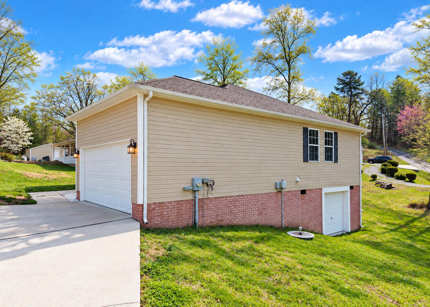 1299 E Pittsburg Church Road Property Photo 3