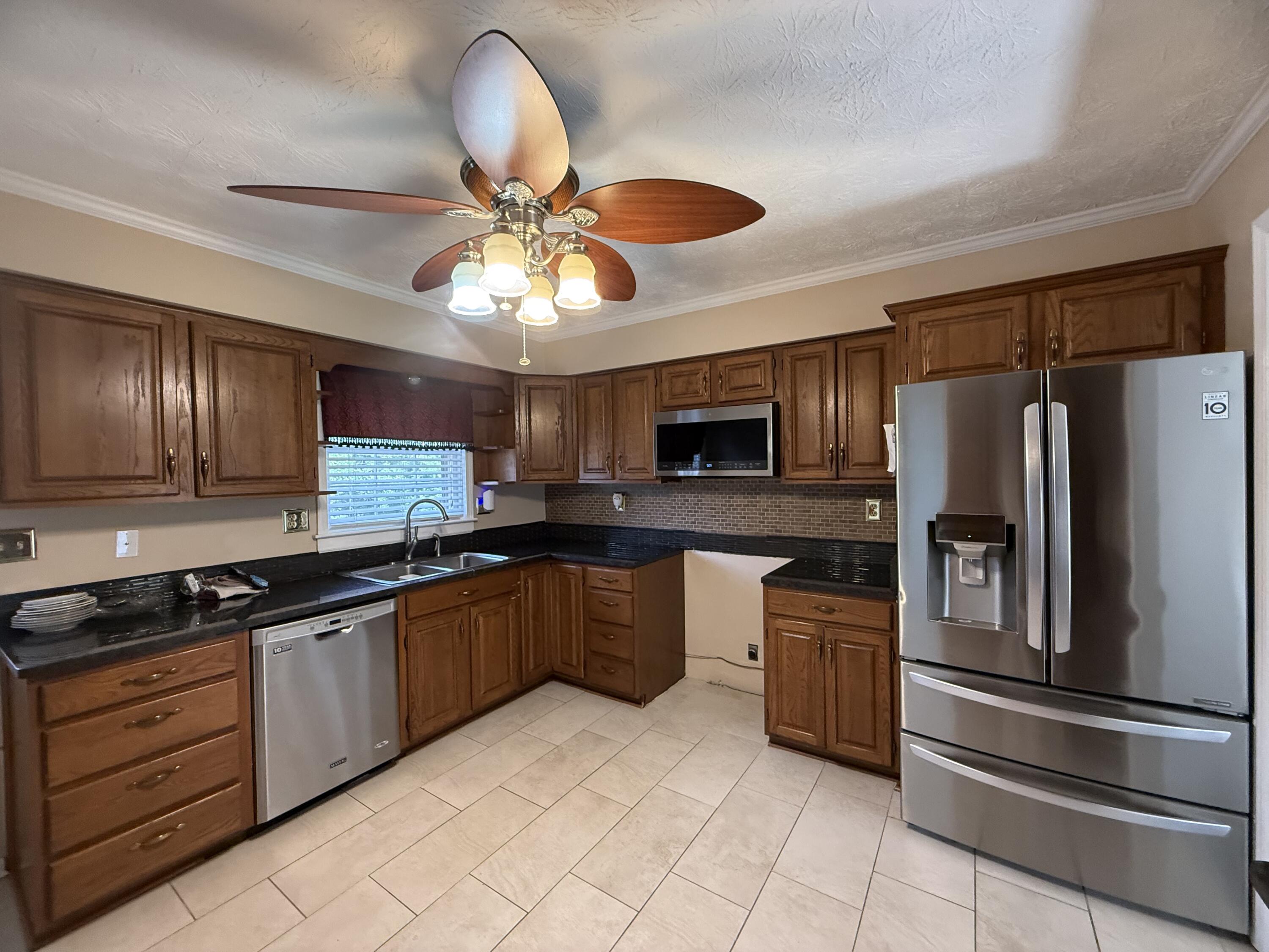 3924 Gladman Way Property Photo 3