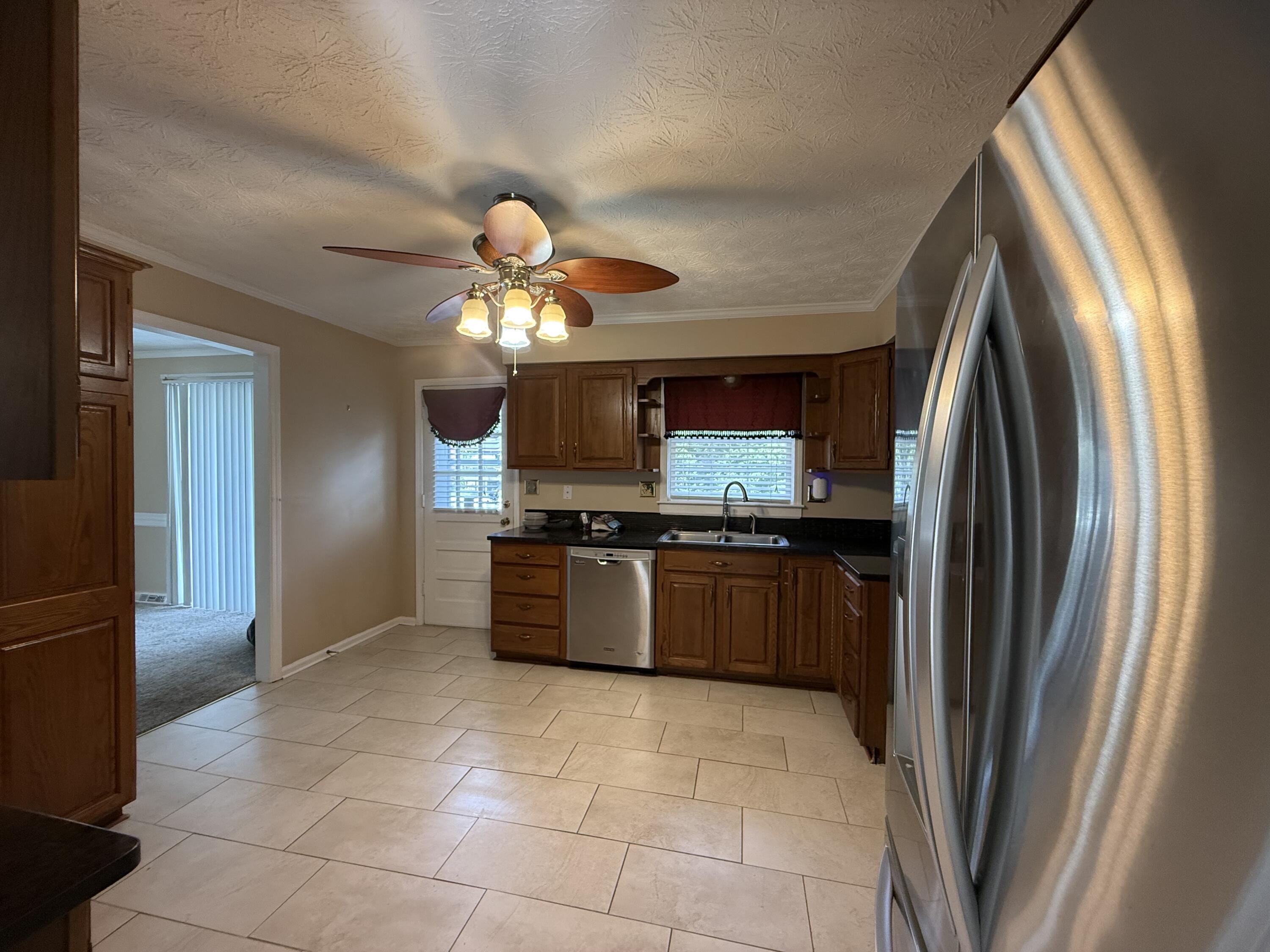 3924 Gladman Way Property Photo 4
