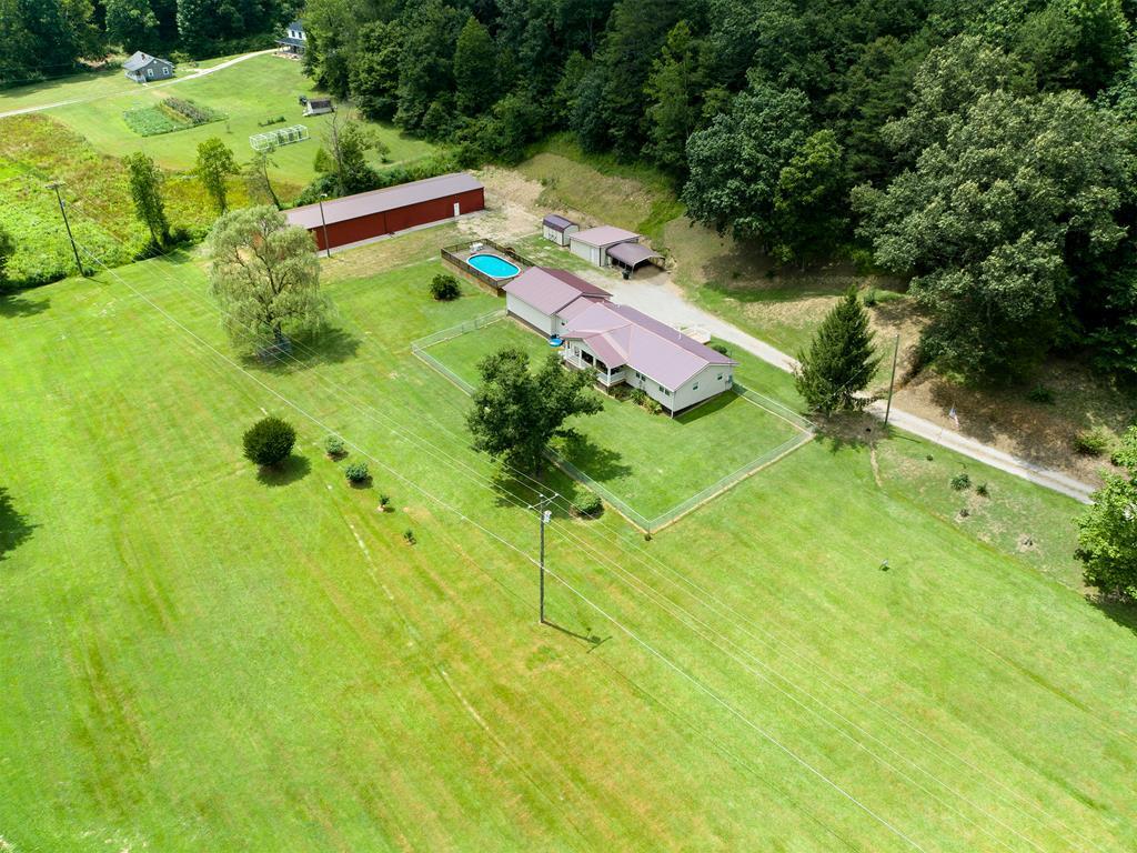 811 State Highway 1750 Property Photo 6