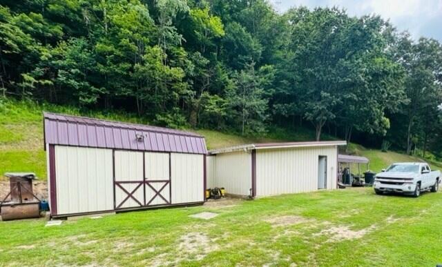 811 State Highway 1750 Property Photo 17