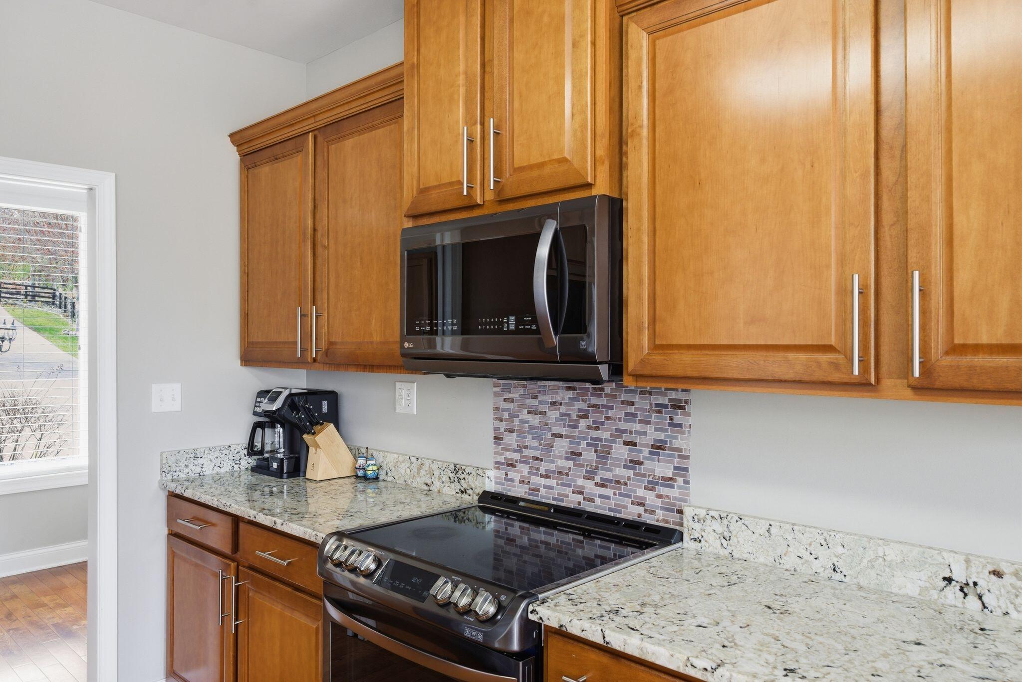 866 Donmar Drive Property Photo 18