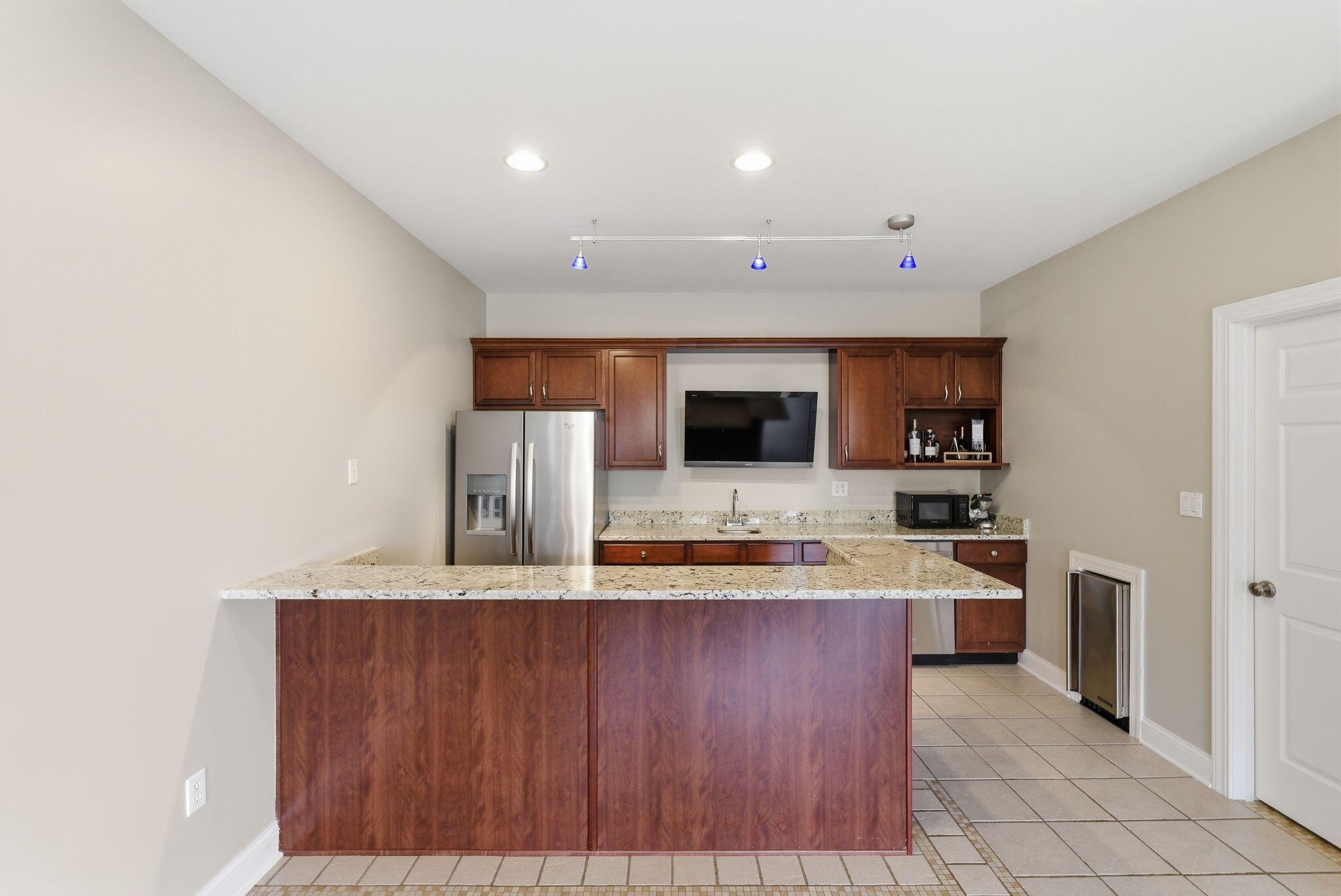 866 Donmar Drive Property Photo 37