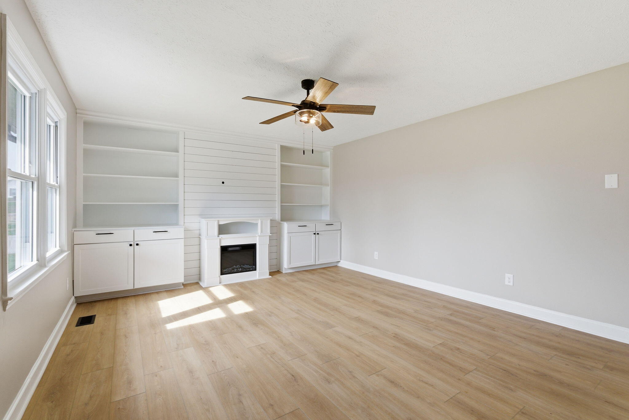 114 Cardinal Drive Property Photo 6