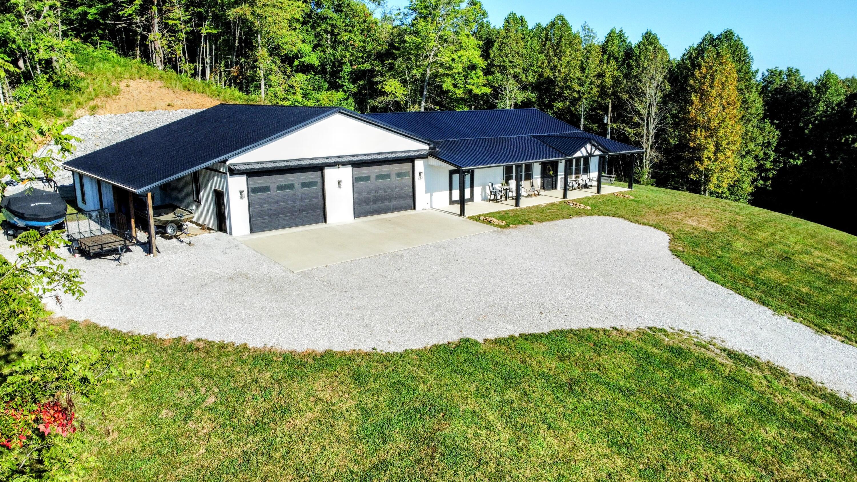 1057 Hwy 90 Property Photo 5
