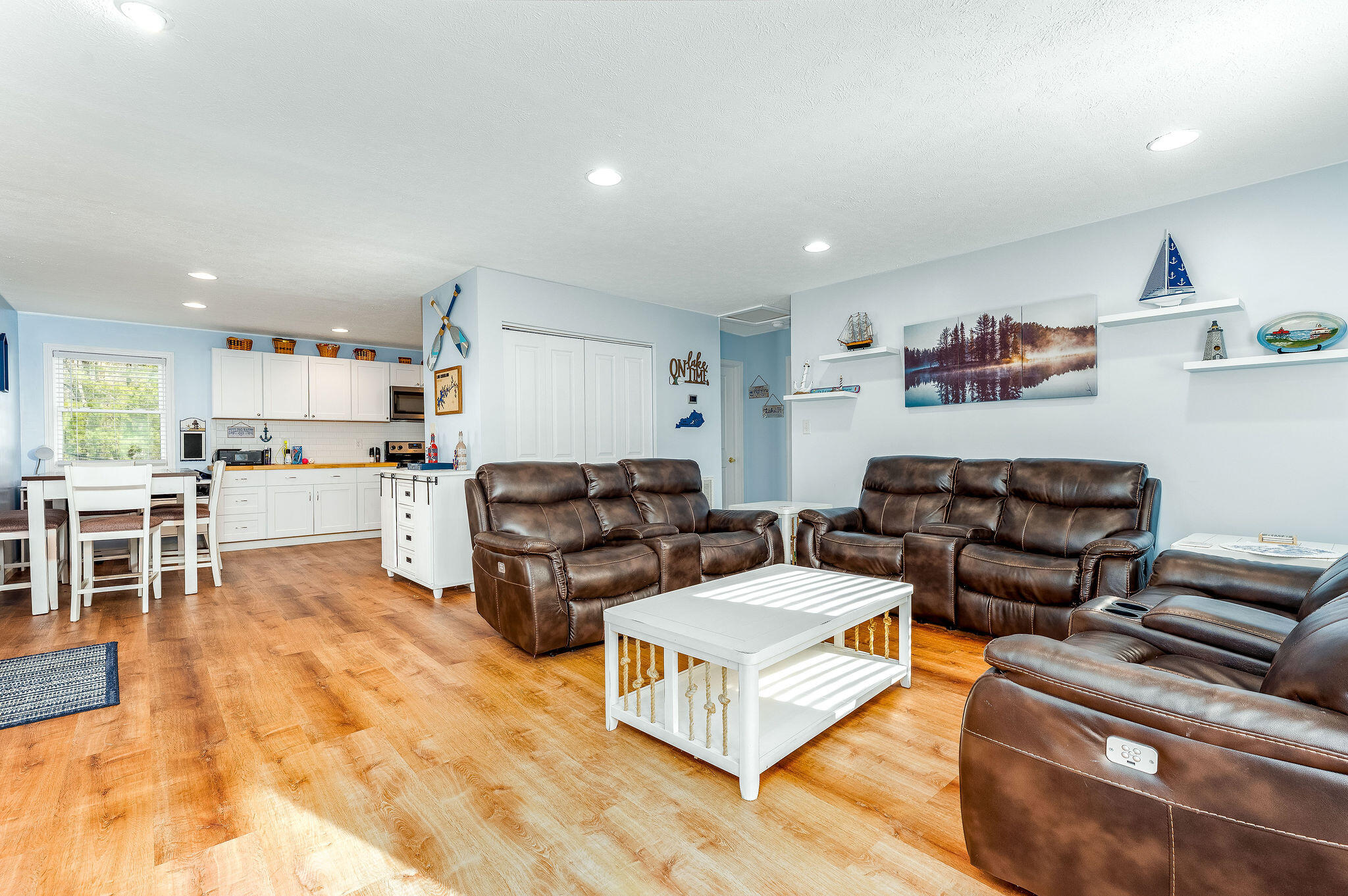 81 White Oak Lane Property Photo 4