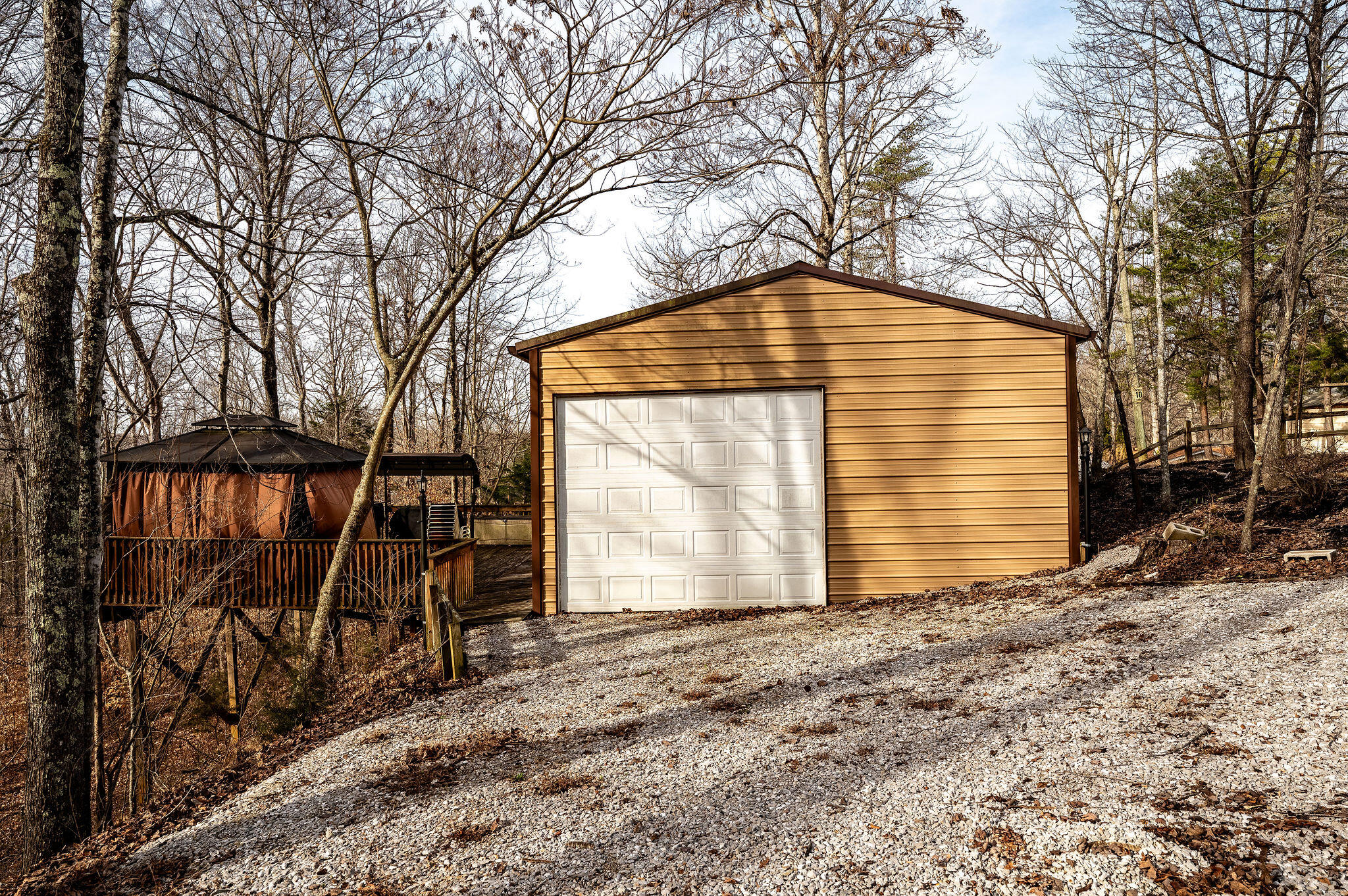 81 White Oak Lane Property Photo 18