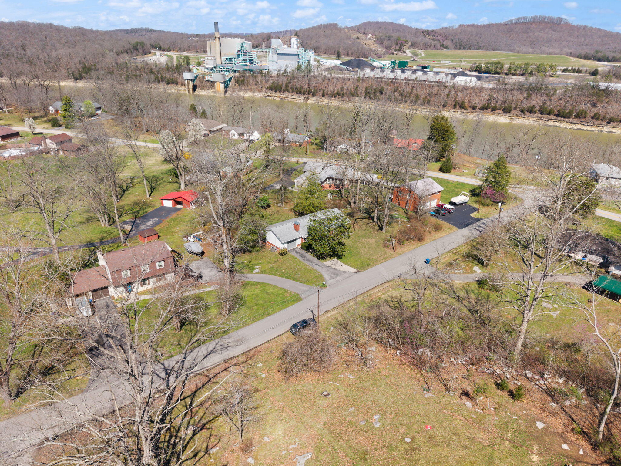 325 Maple Avenue Property Photo 12