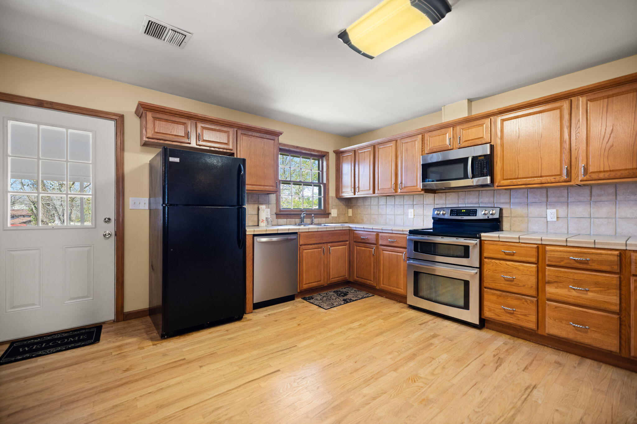 325 Maple Avenue Property Photo 32