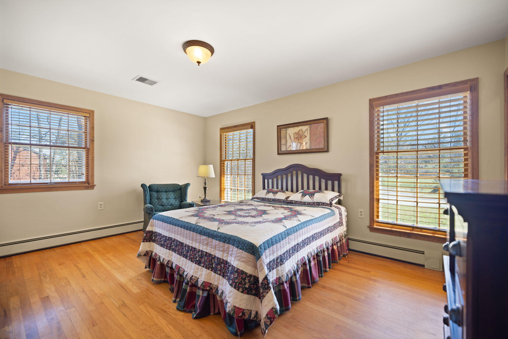 325 Maple Avenue Property Photo 34