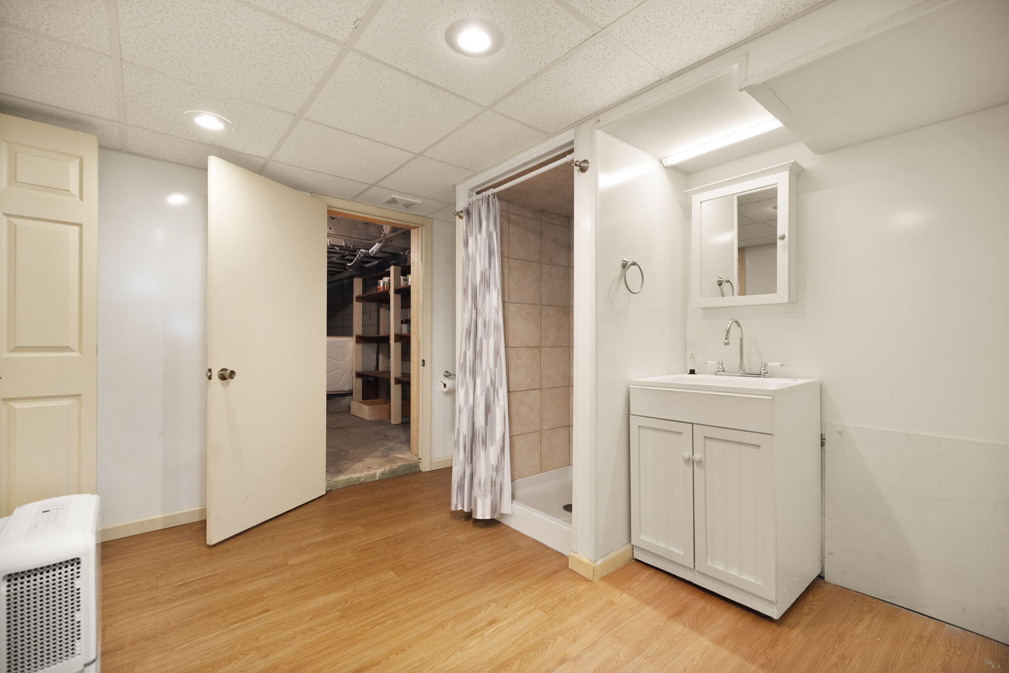 325 Maple Avenue Property Photo 48