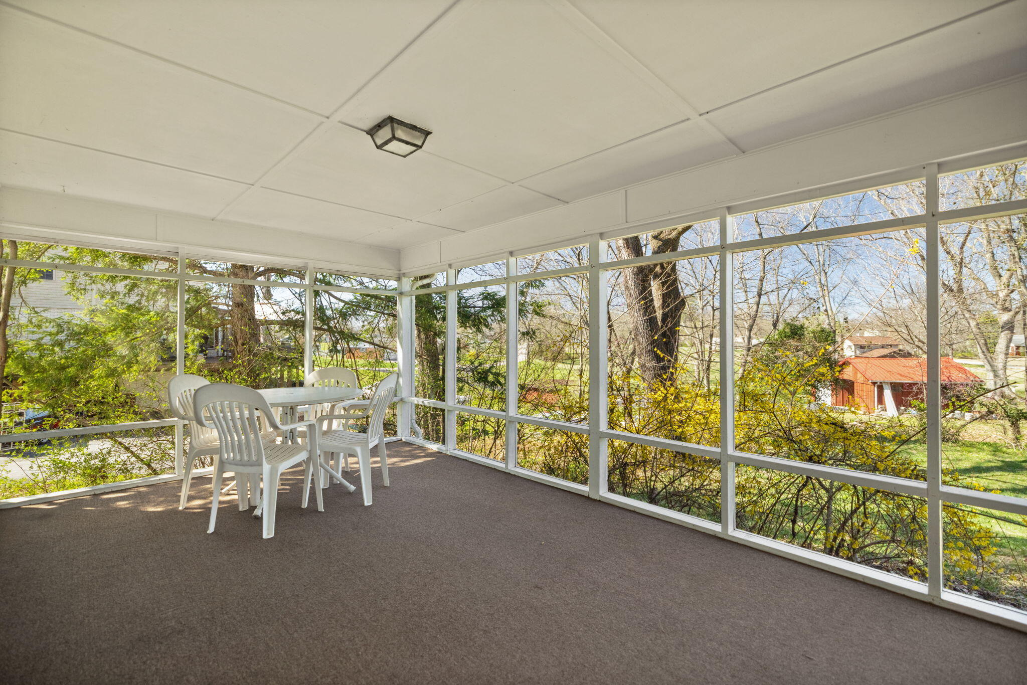 325 Maple Avenue Property Photo 57