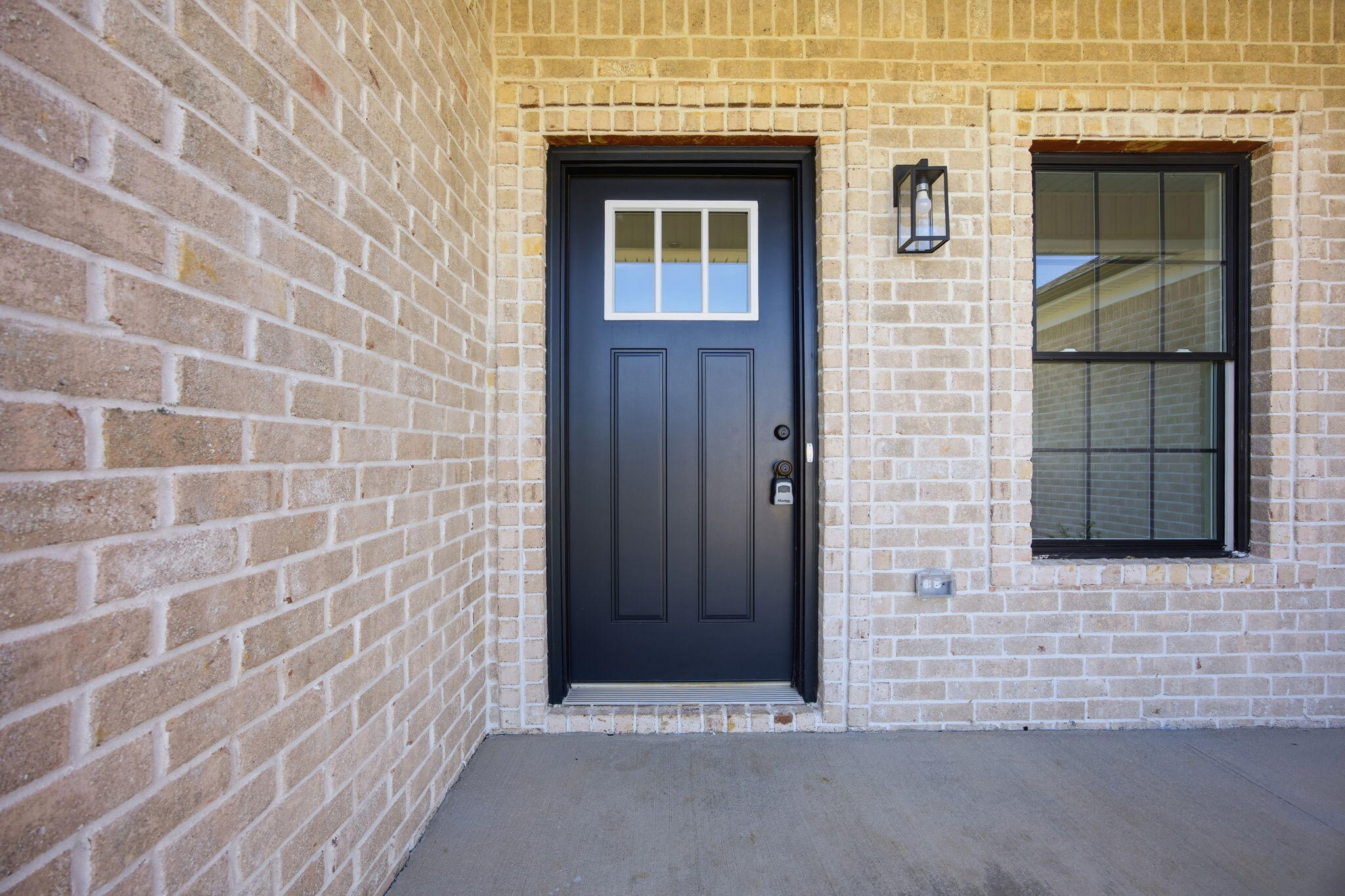 603 Comanche Trail Property Photo 2