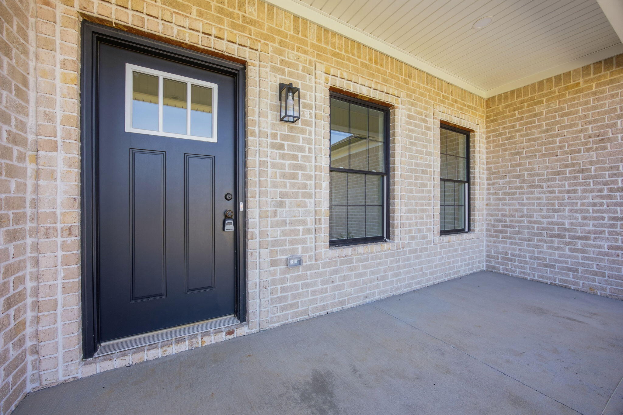603 Comanche Trail Property Photo 3