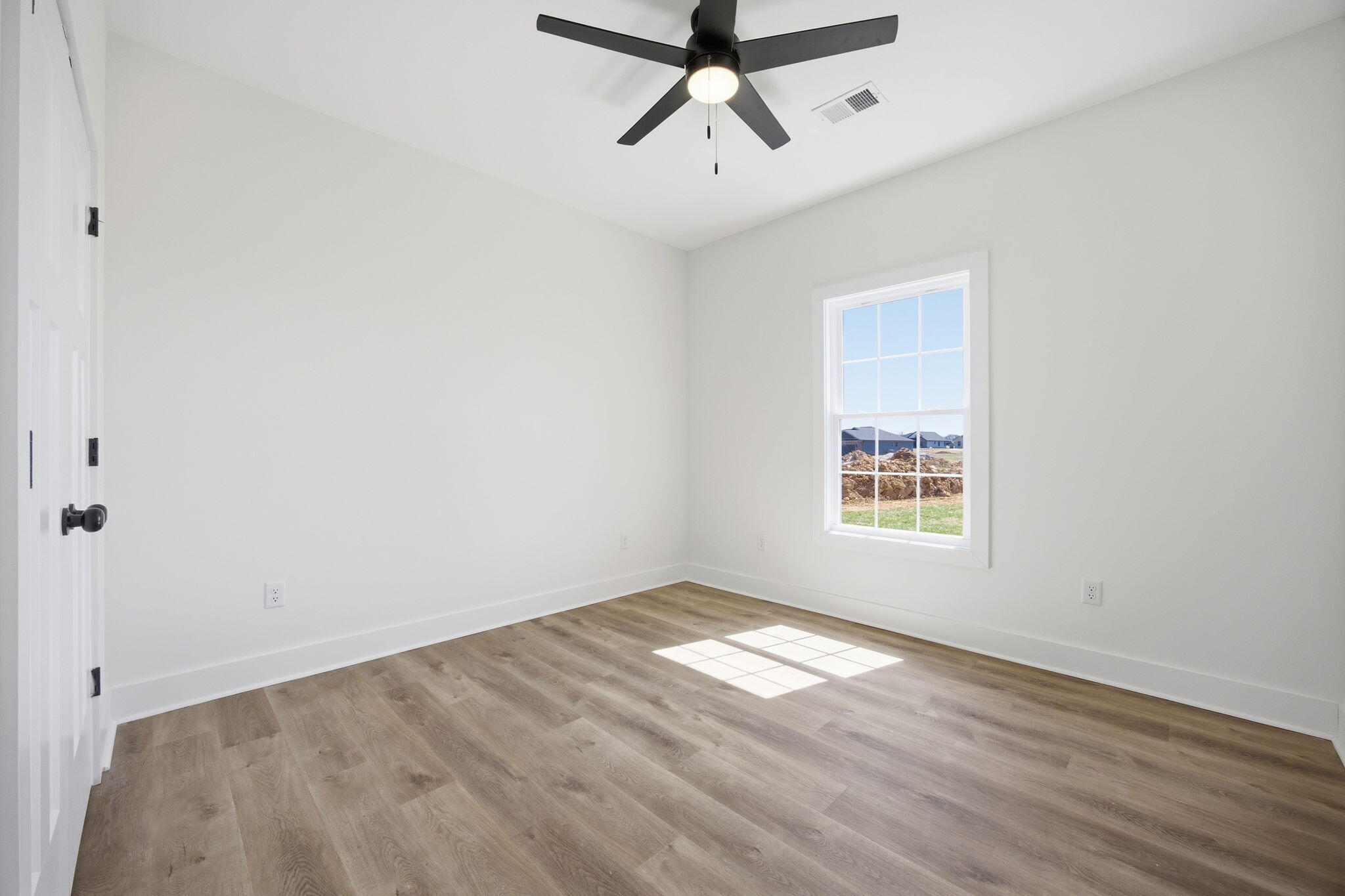 603 Comanche Trail Property Photo 23