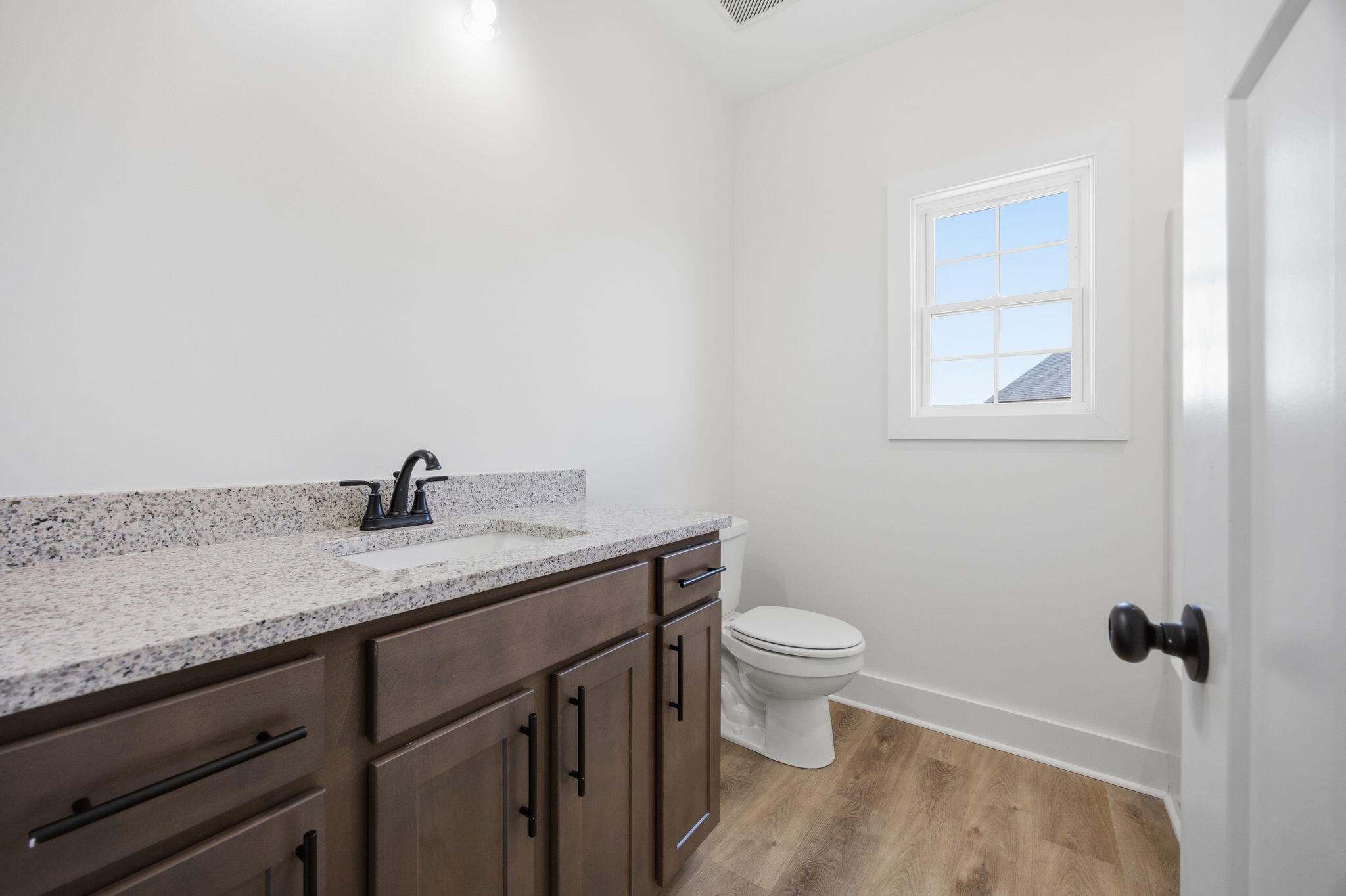 603 Comanche Trail Property Photo 26