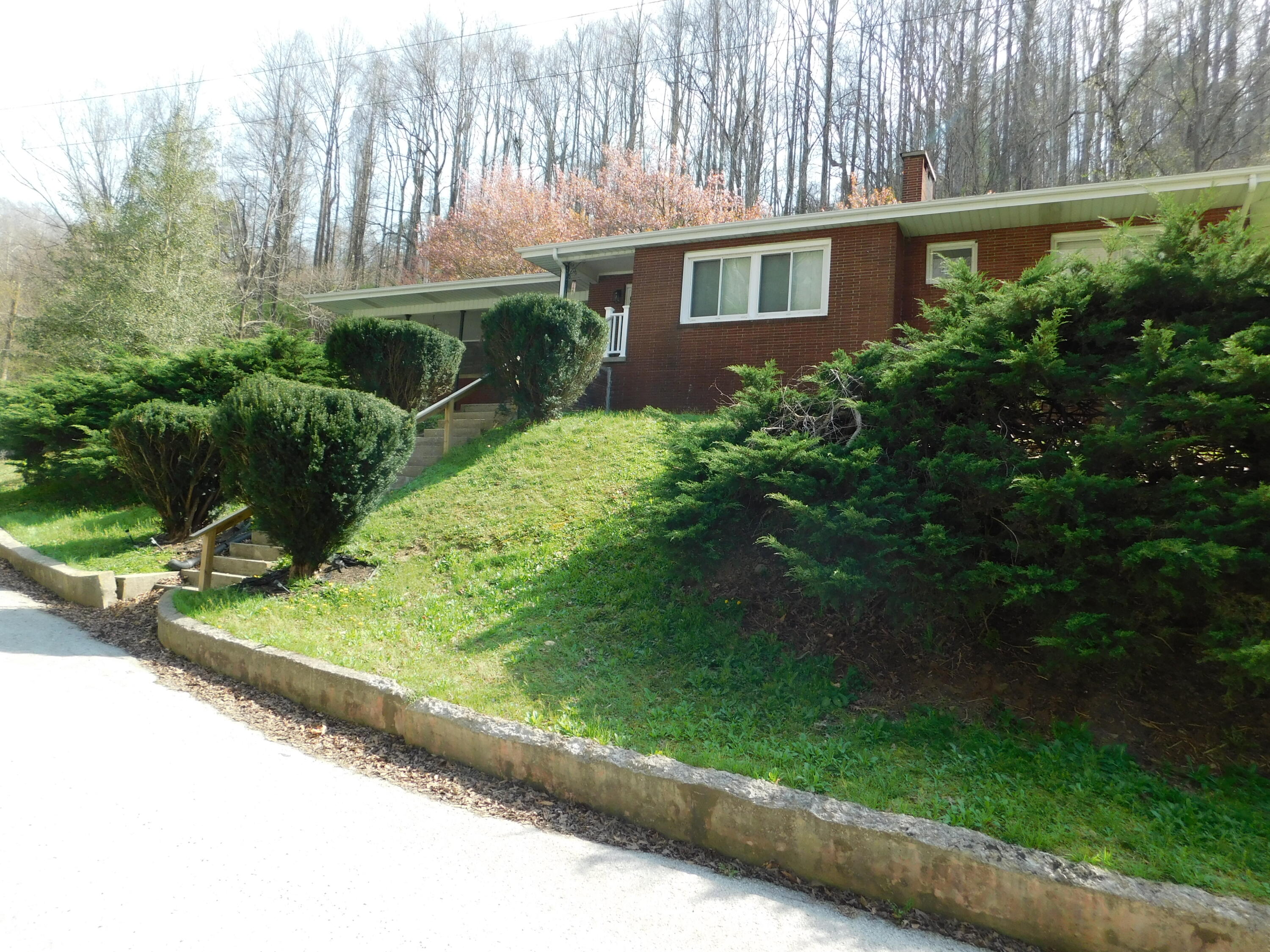 116 Wolf Hollow Road Property Photo 1