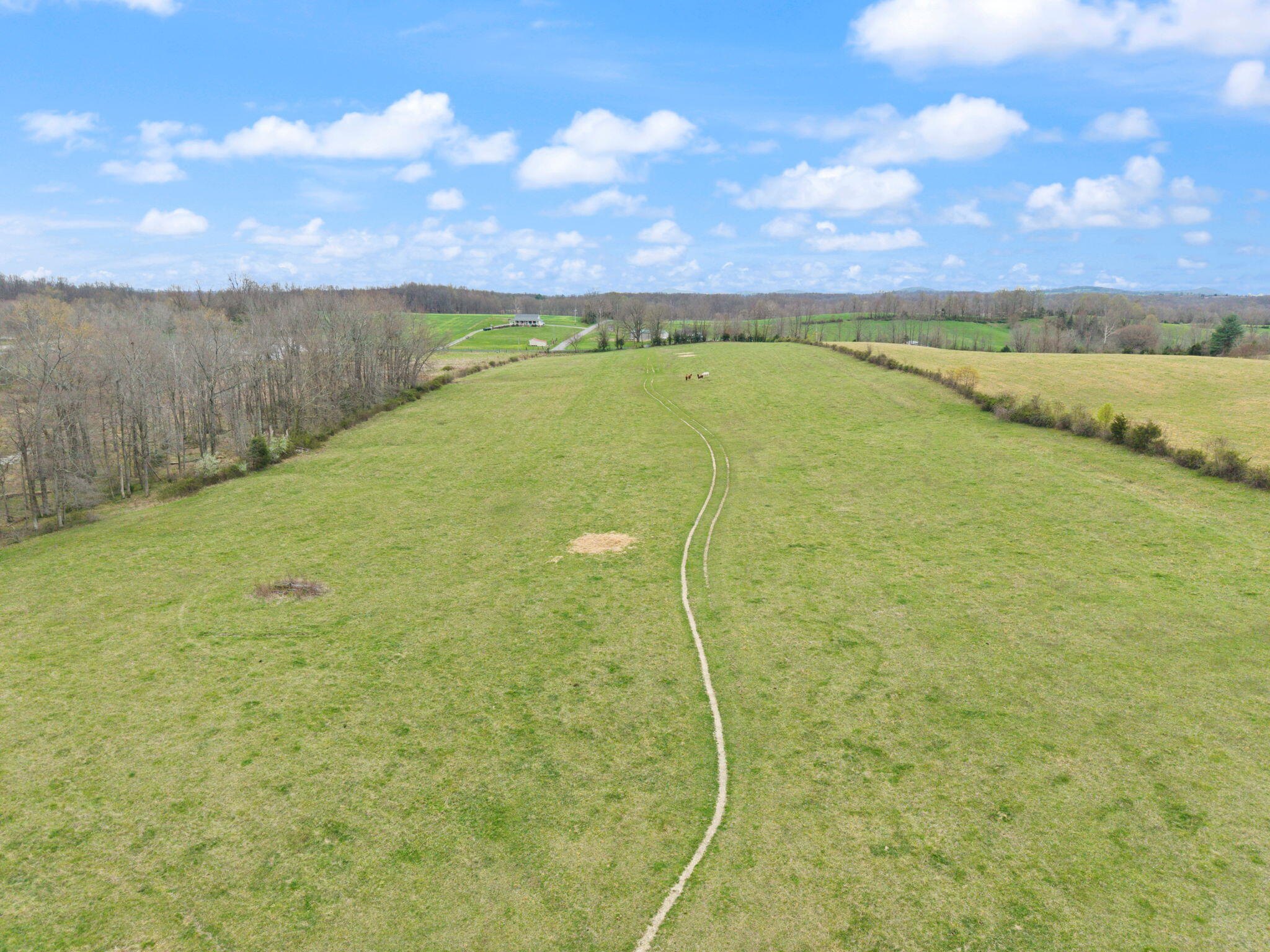 2690 Pond School Road Property Photo 1