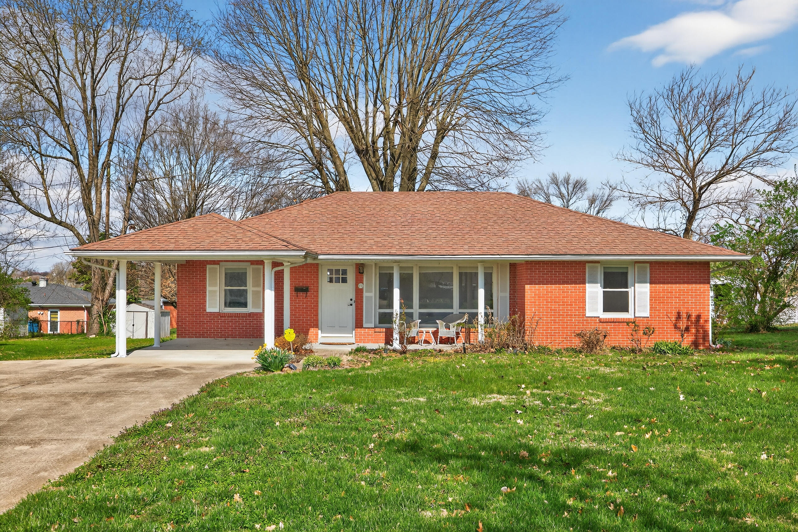 102 Donna Drive Property Photo 1