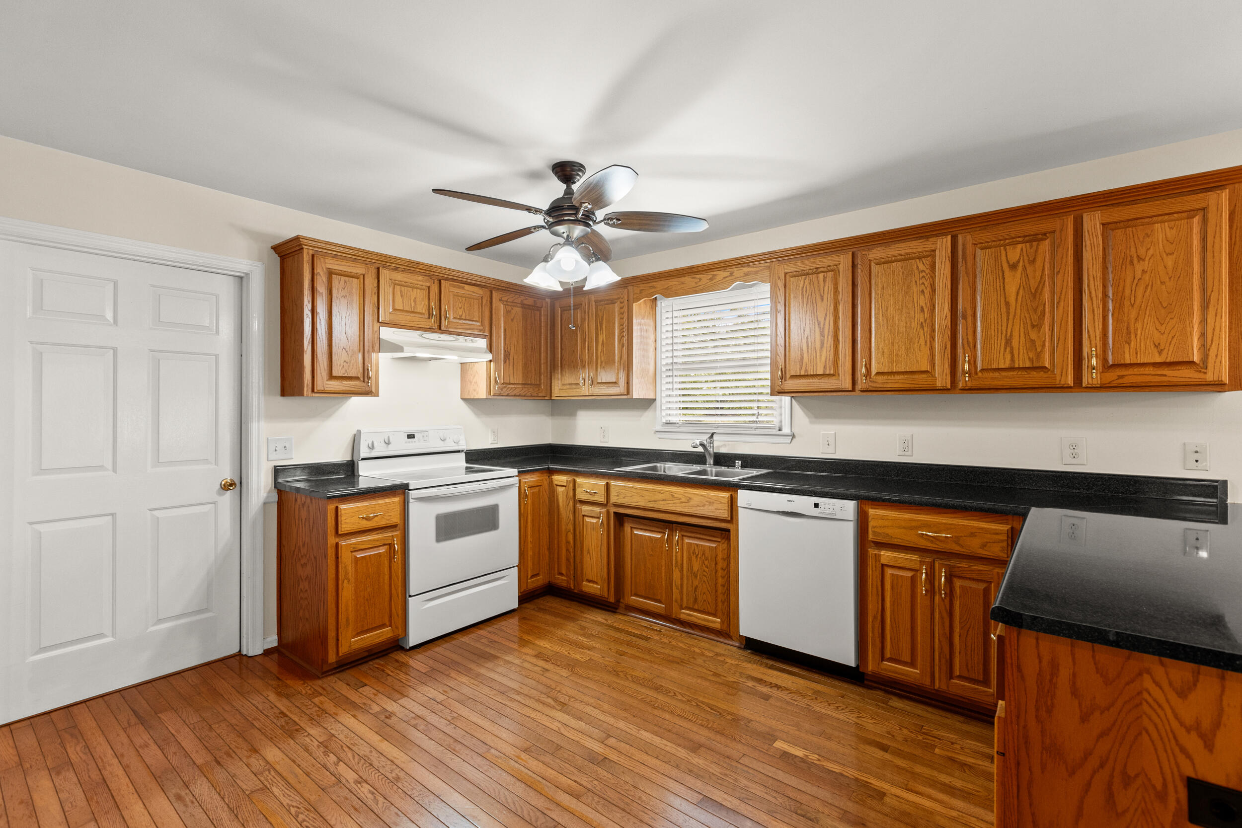 1233 Johnson Road Property Photo 25