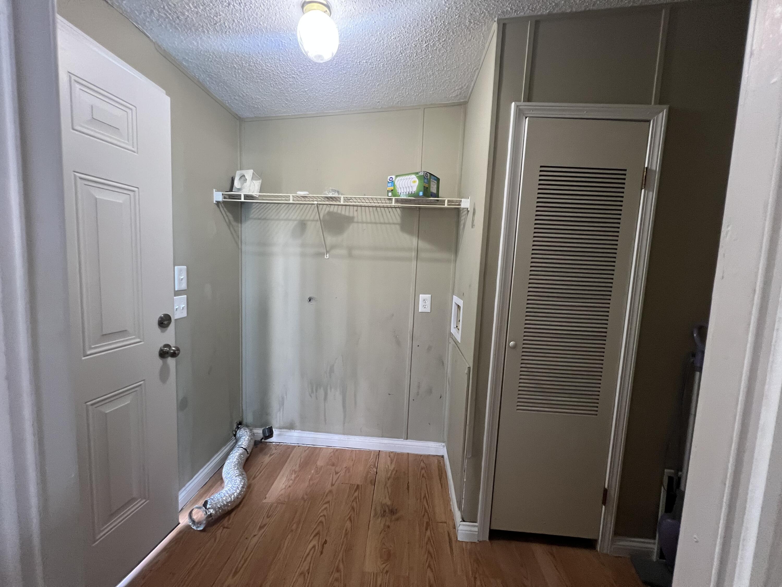 126 S Combs Avenue Property Photo 7