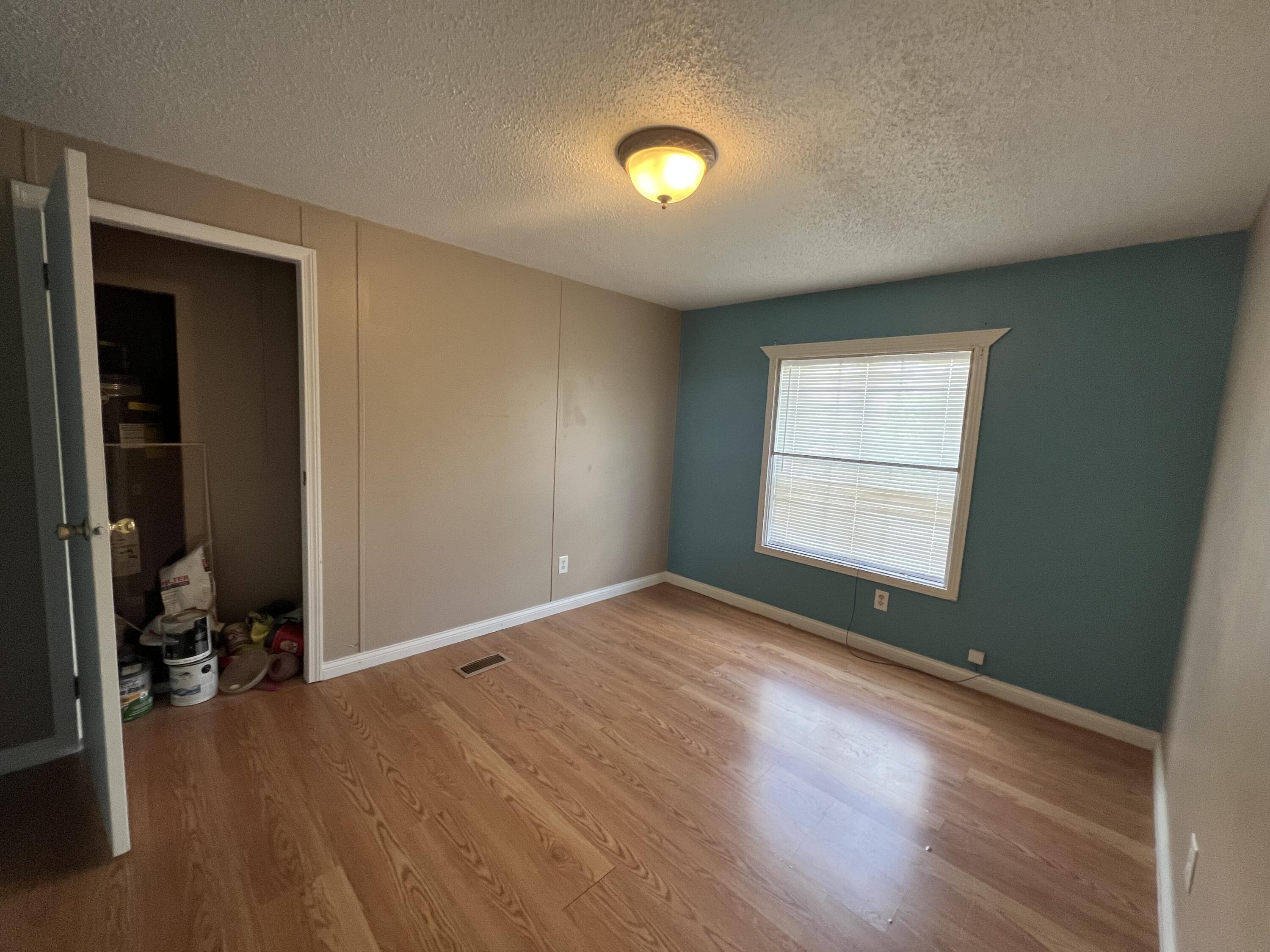 126 S Combs Avenue Property Photo 8