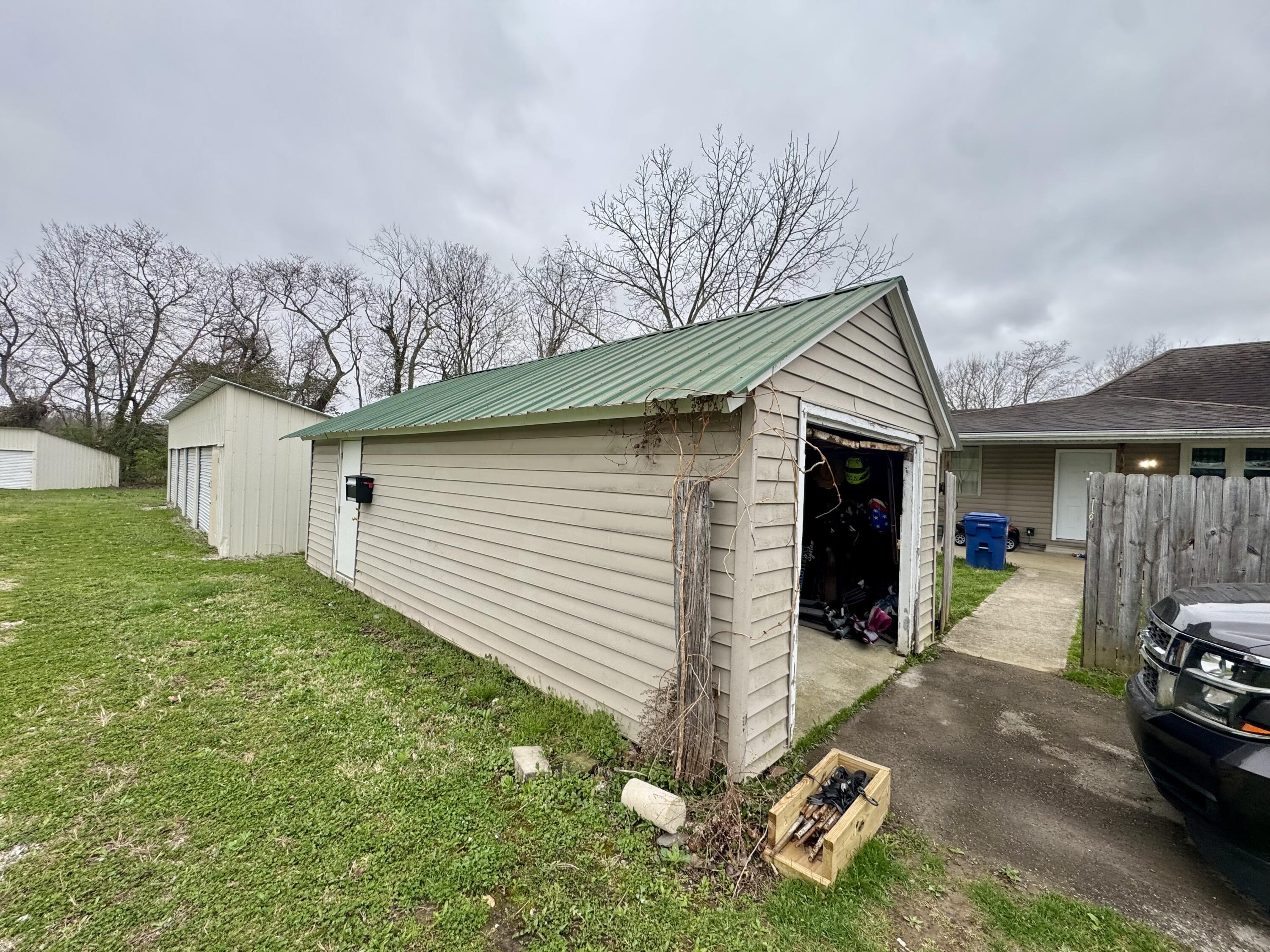 1031 Highway 1016 Property Photo 43