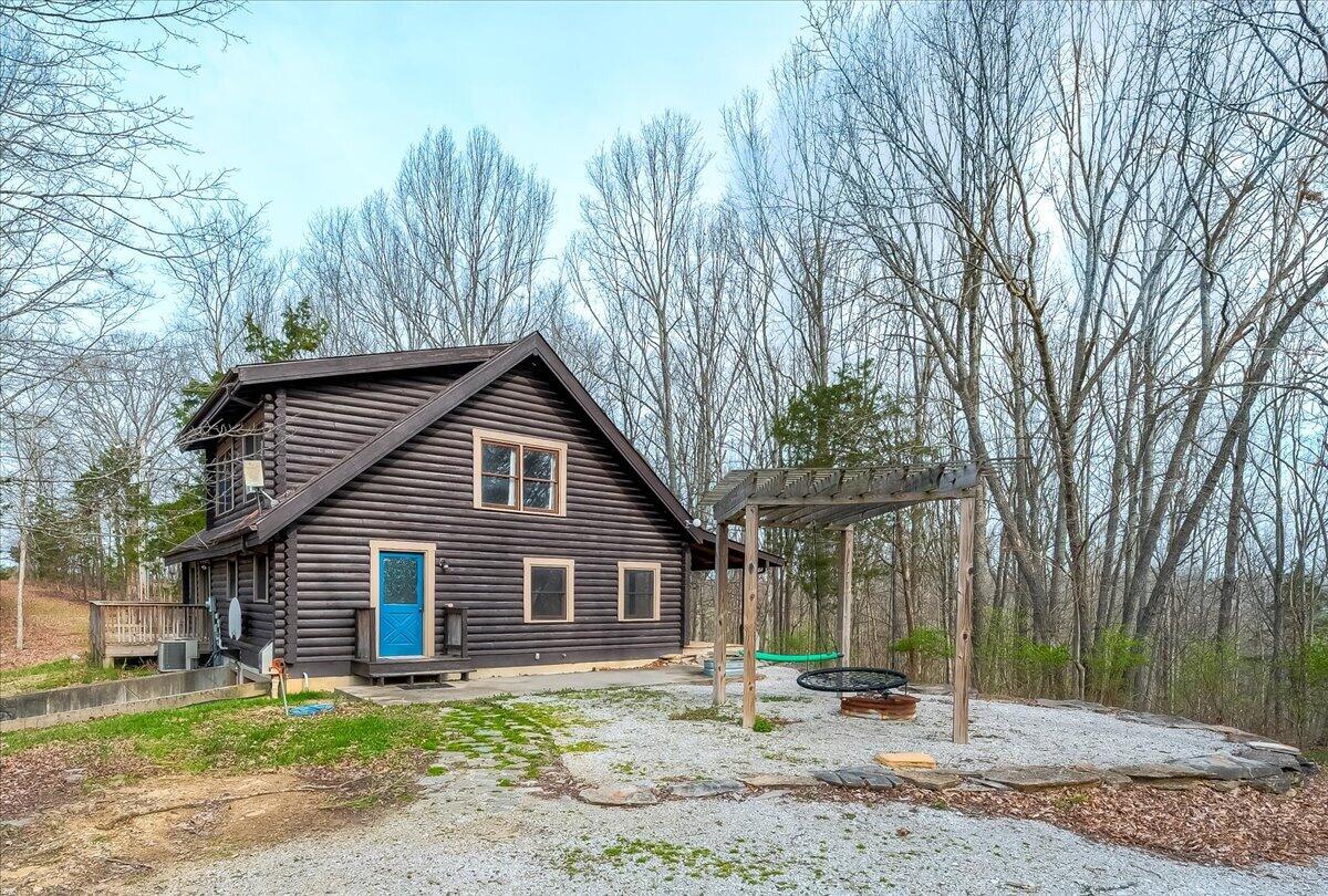 1049 Mcdonald Road Property Photo 2