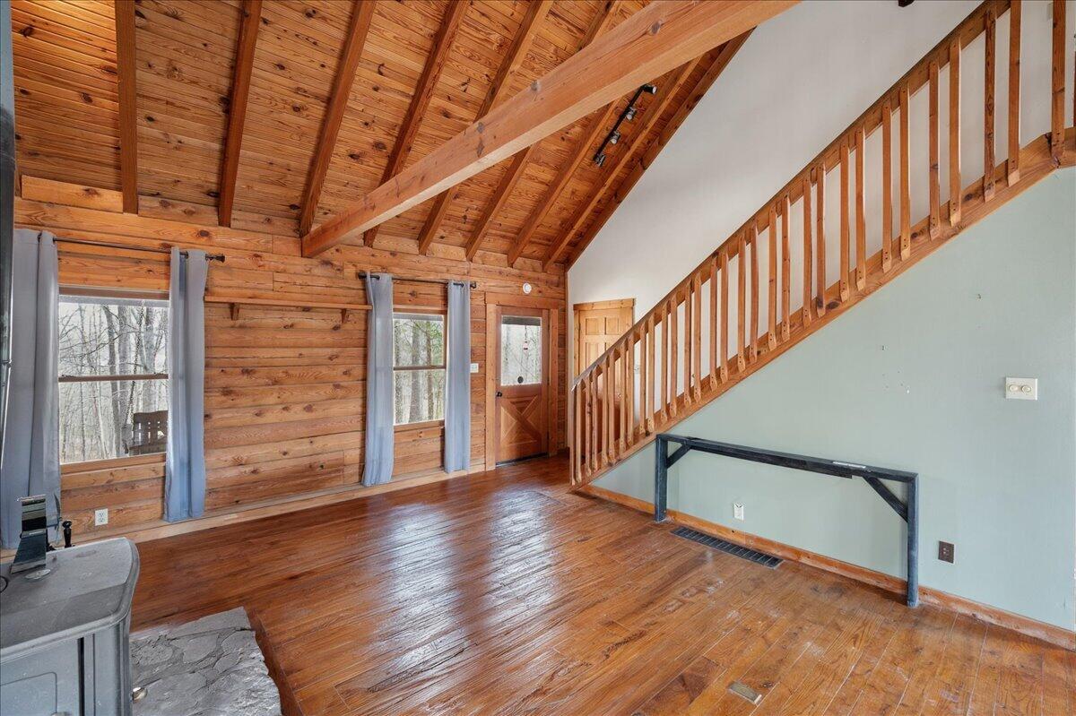 1049 Mcdonald Road Property Photo 6