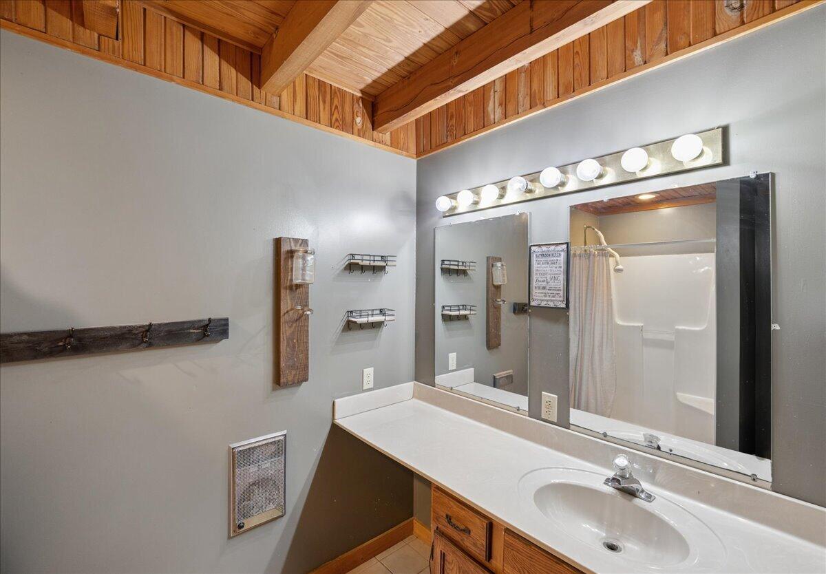 1049 Mcdonald Road Property Photo 10