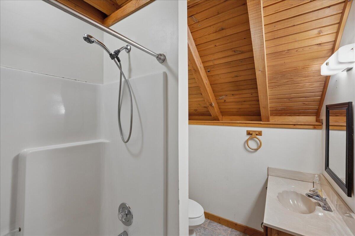 1049 Mcdonald Road Property Photo 13