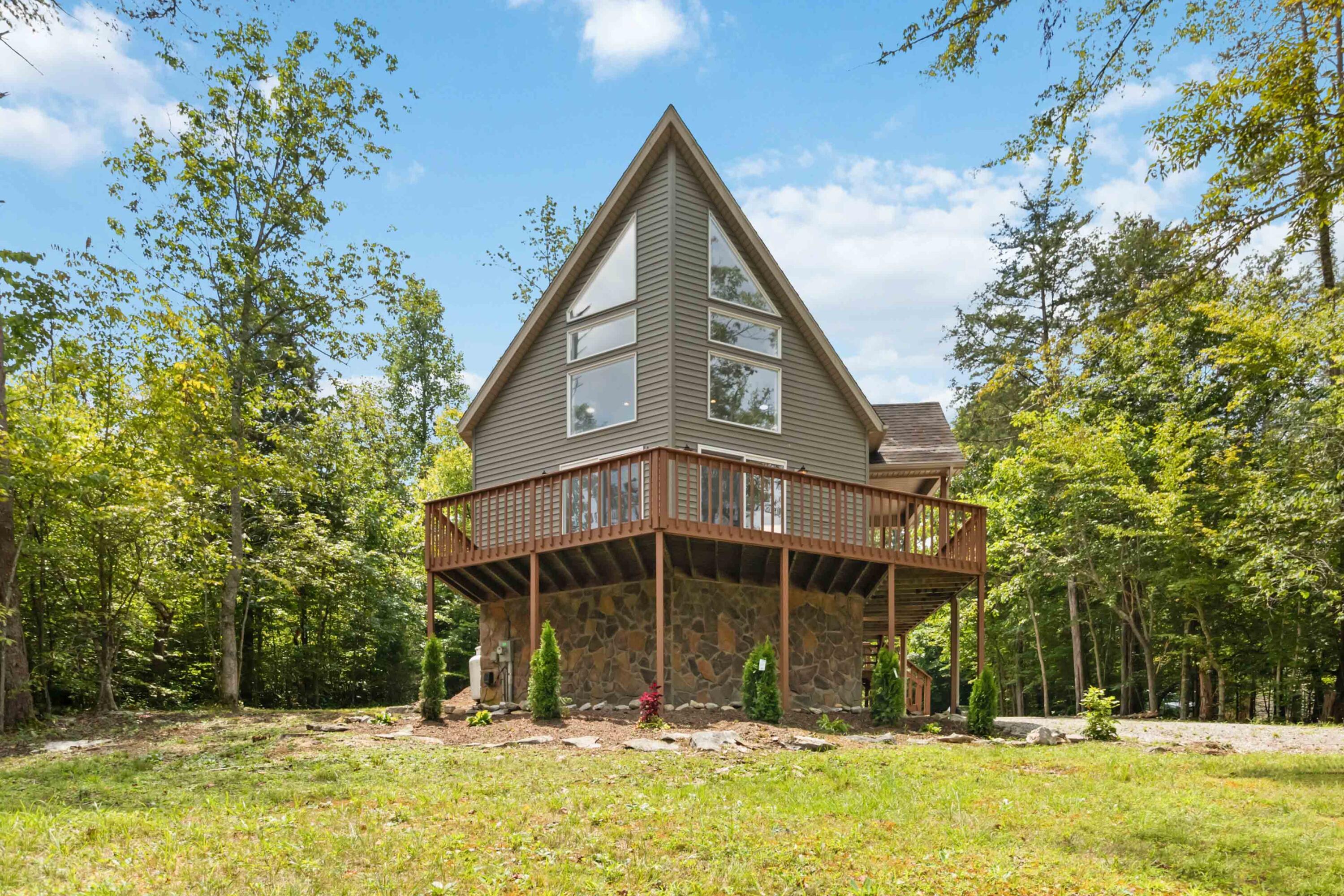 84 Clover Leaf Circle Property Photo 1