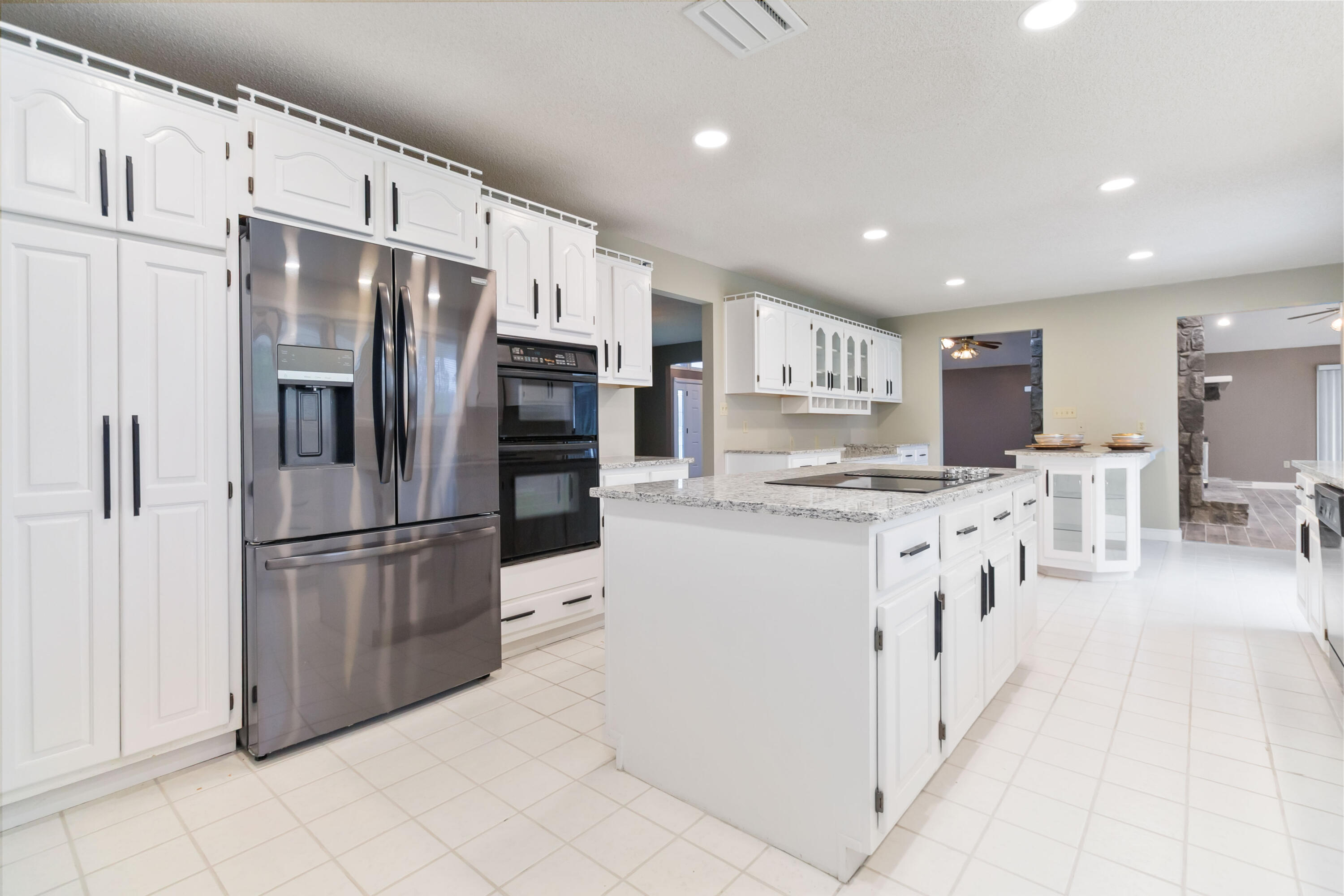2056 W Laurel Road Property Photo 10
